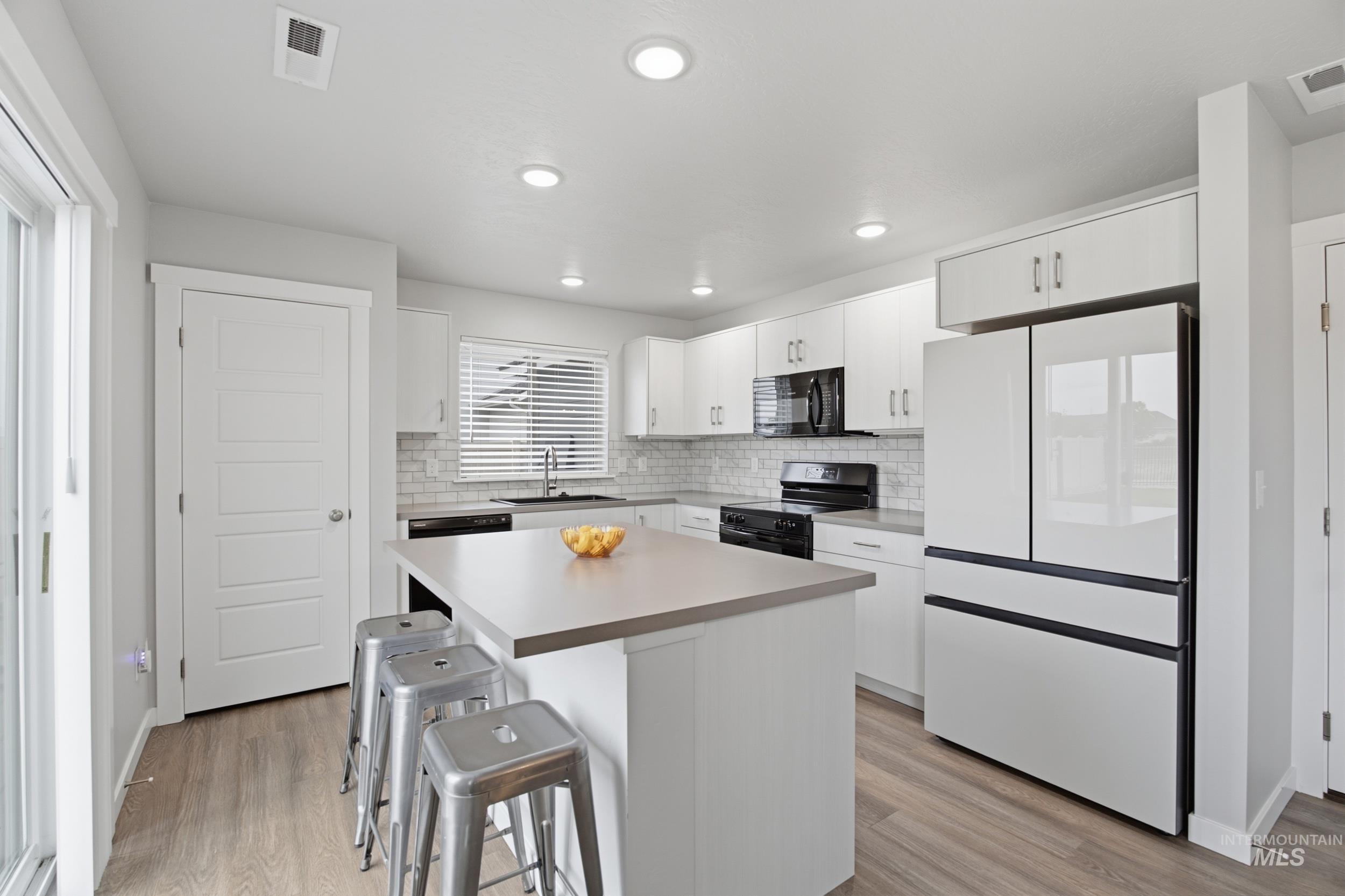 5834 W Aegean Dr, Meridian, Idaho 83646, 4 Bedrooms, 2.5 Bathrooms, Residential For Sale, Price $548,000, 98999112