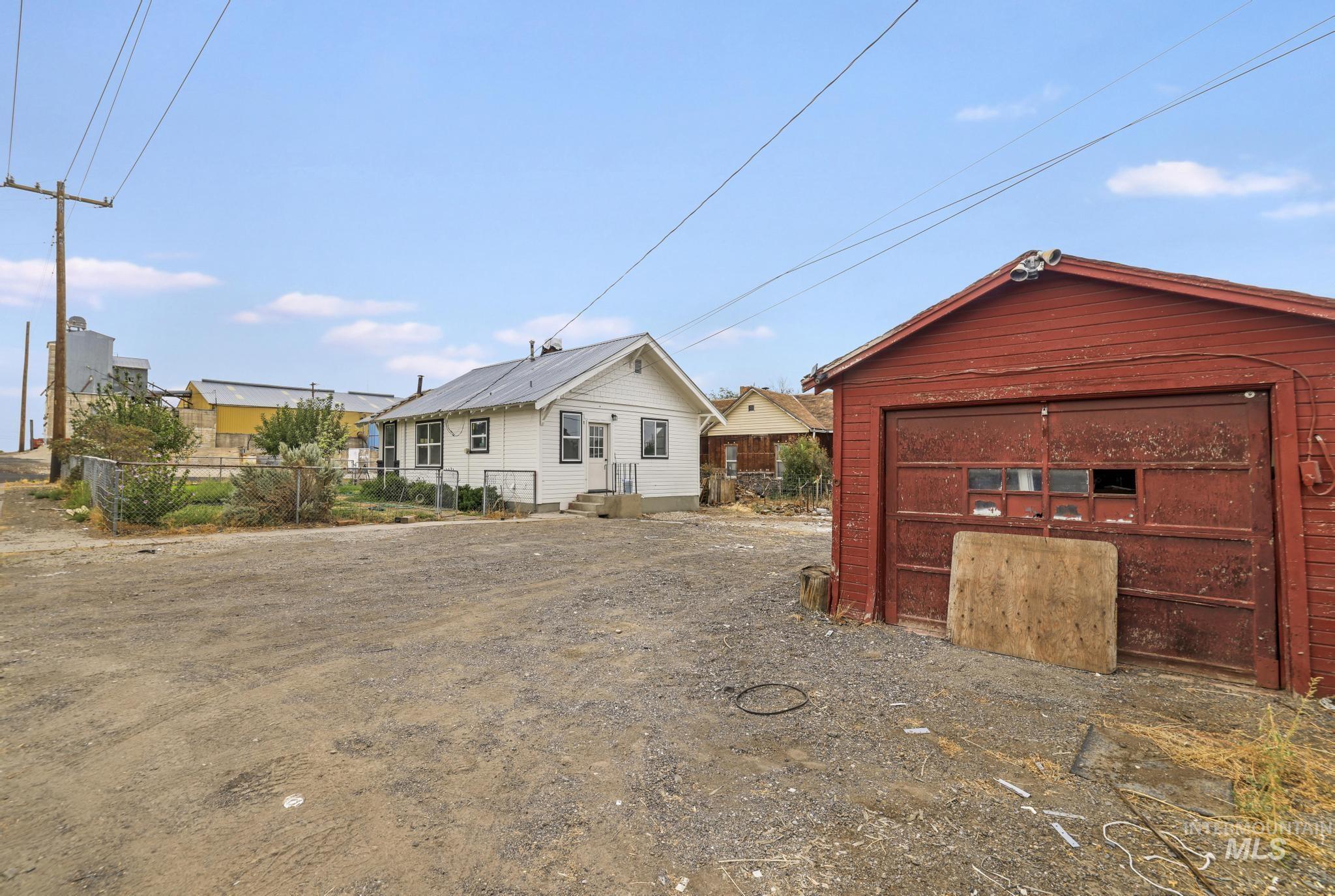 228 8Th Ave S, Buhl, Idaho 83316, 2 Bedrooms, 1 Bathroom, Residential For Sale, Price $250,000,MLS 98999114