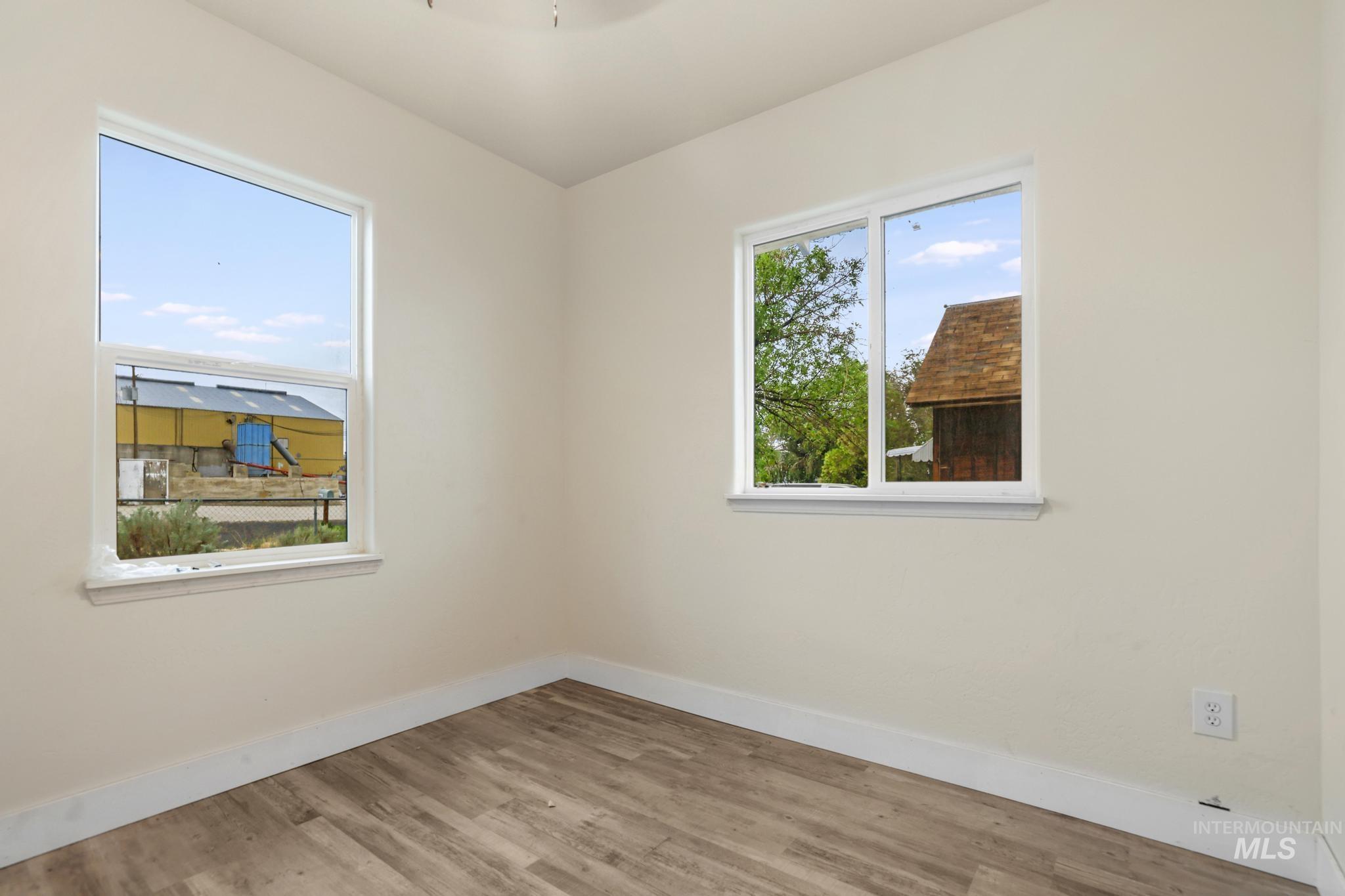 228 8Th Ave S, Buhl, Idaho 83316, 2 Bedrooms, 1 Bathroom, Residential For Sale, Price $250,000,MLS 98999114