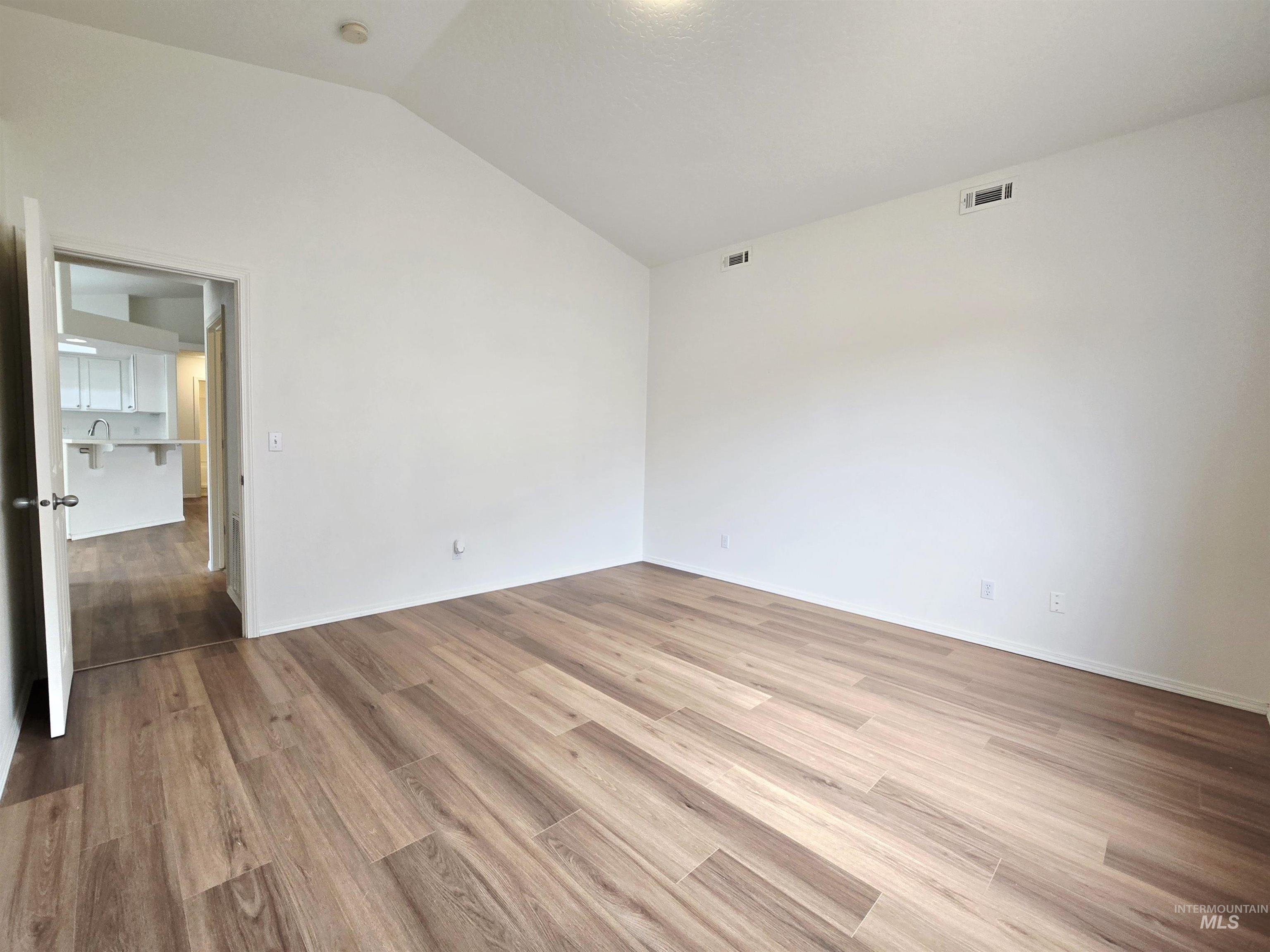 2111 N SPARROWHAWK, Kuna, Idaho 83634, 3 Bedrooms, 2 Bathrooms, Residential For Sale, Price $395,000,MLS 98999116