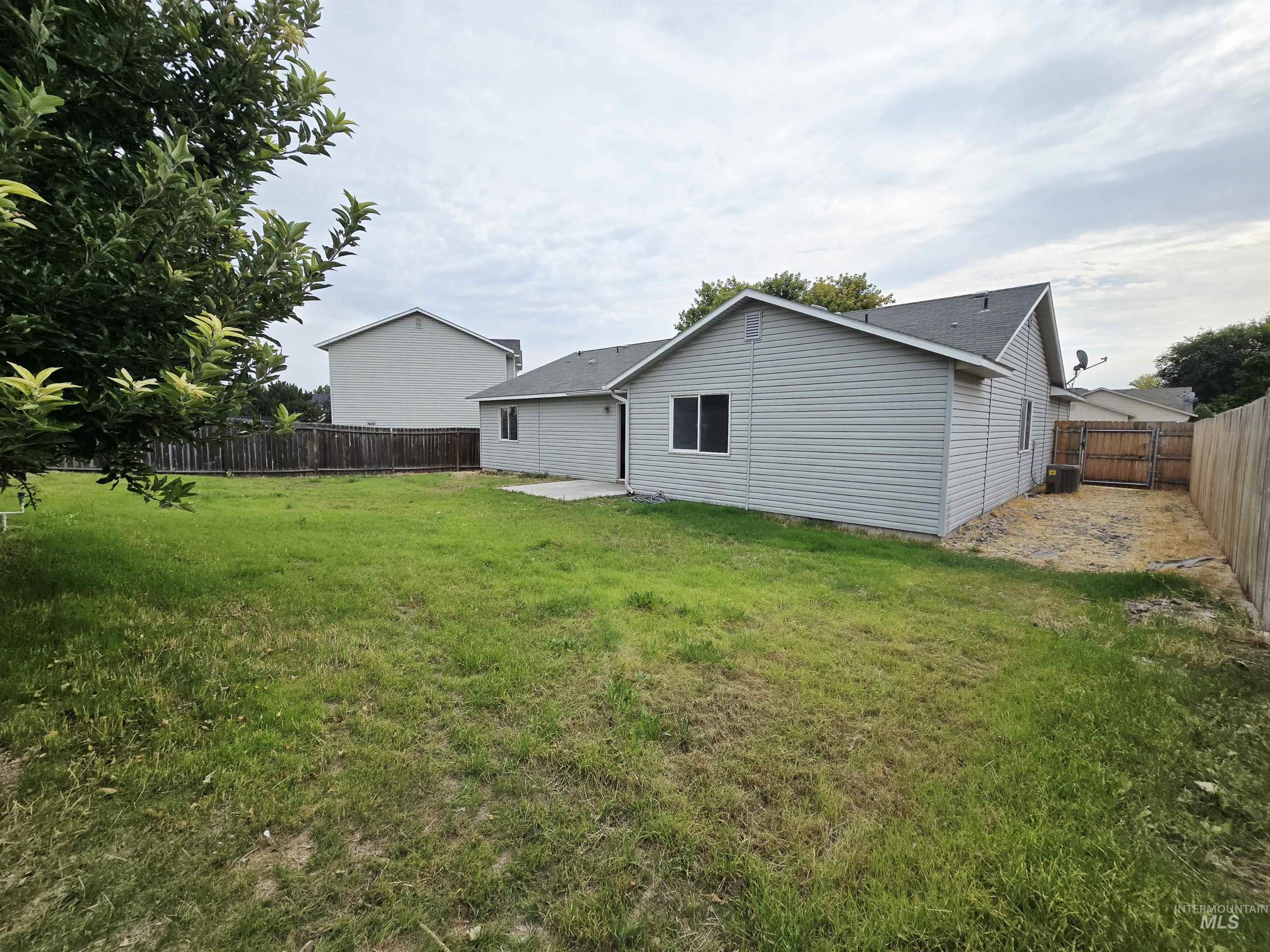 2111 N SPARROWHAWK, Kuna, Idaho 83634, 3 Bedrooms, 2 Bathrooms, Residential For Sale, Price $395,000,MLS 98999116