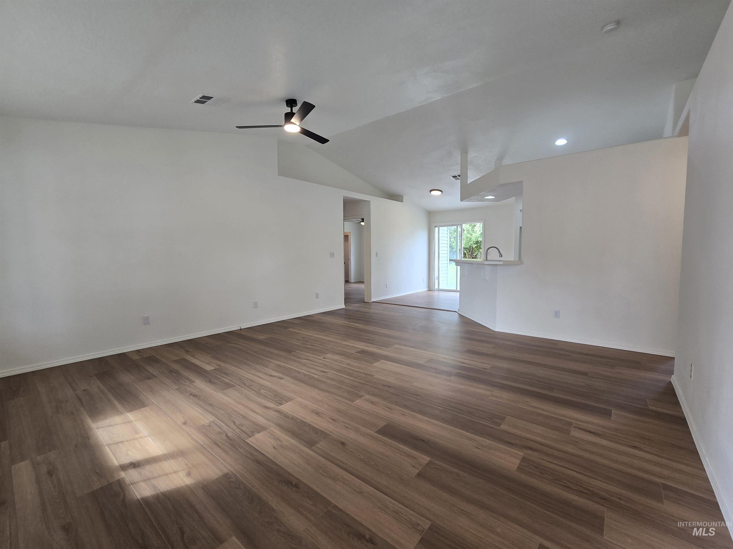 2111 N SPARROWHAWK, Kuna, Idaho 83634, 3 Bedrooms, 2 Bathrooms, Residential For Sale, Price $395,000,MLS 98999116