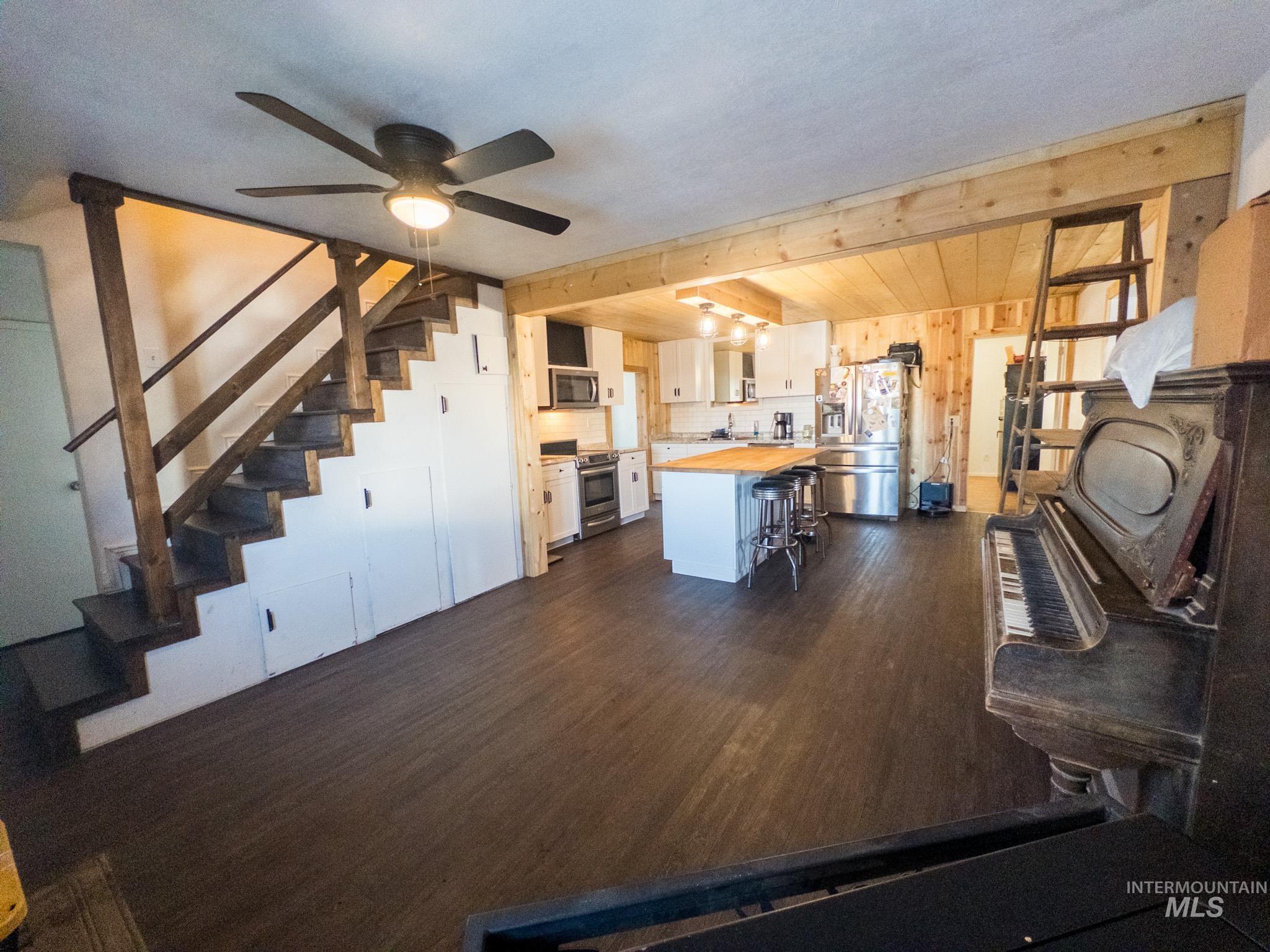140 S Railroad St, Cambridge, Idaho 83610, 6 Bedrooms, 2 Bathrooms, Residential For Sale, Price $519,000, 98999118
