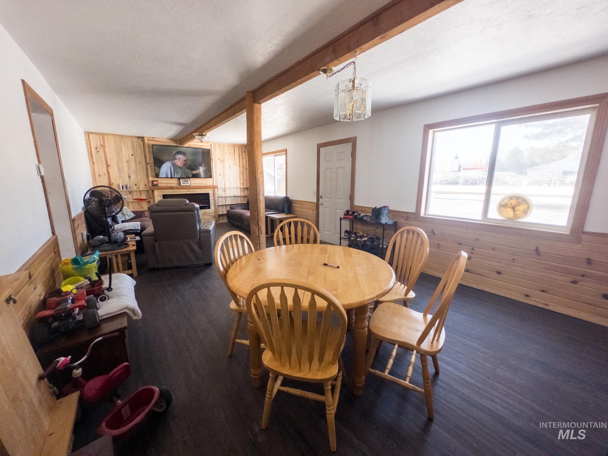140 S Railroad St, Cambridge, Idaho 83610, 6 Bedrooms, 2 Bathrooms, Residential For Sale, Price $519,000, 98999118