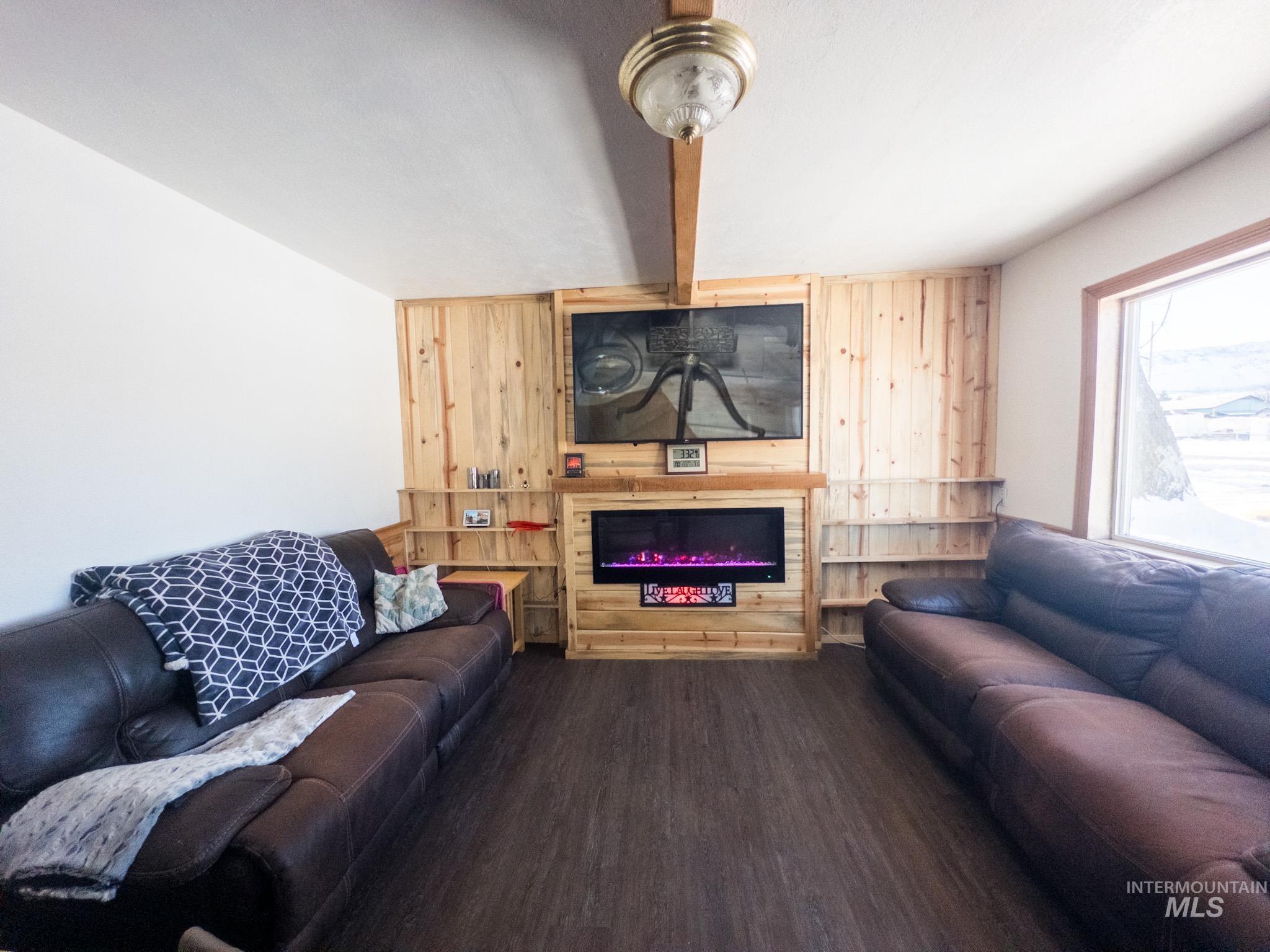 140 S Railroad St, Cambridge, Idaho 83610, 6 Bedrooms, 2 Bathrooms, Residential For Sale, Price $519,000, 98999118