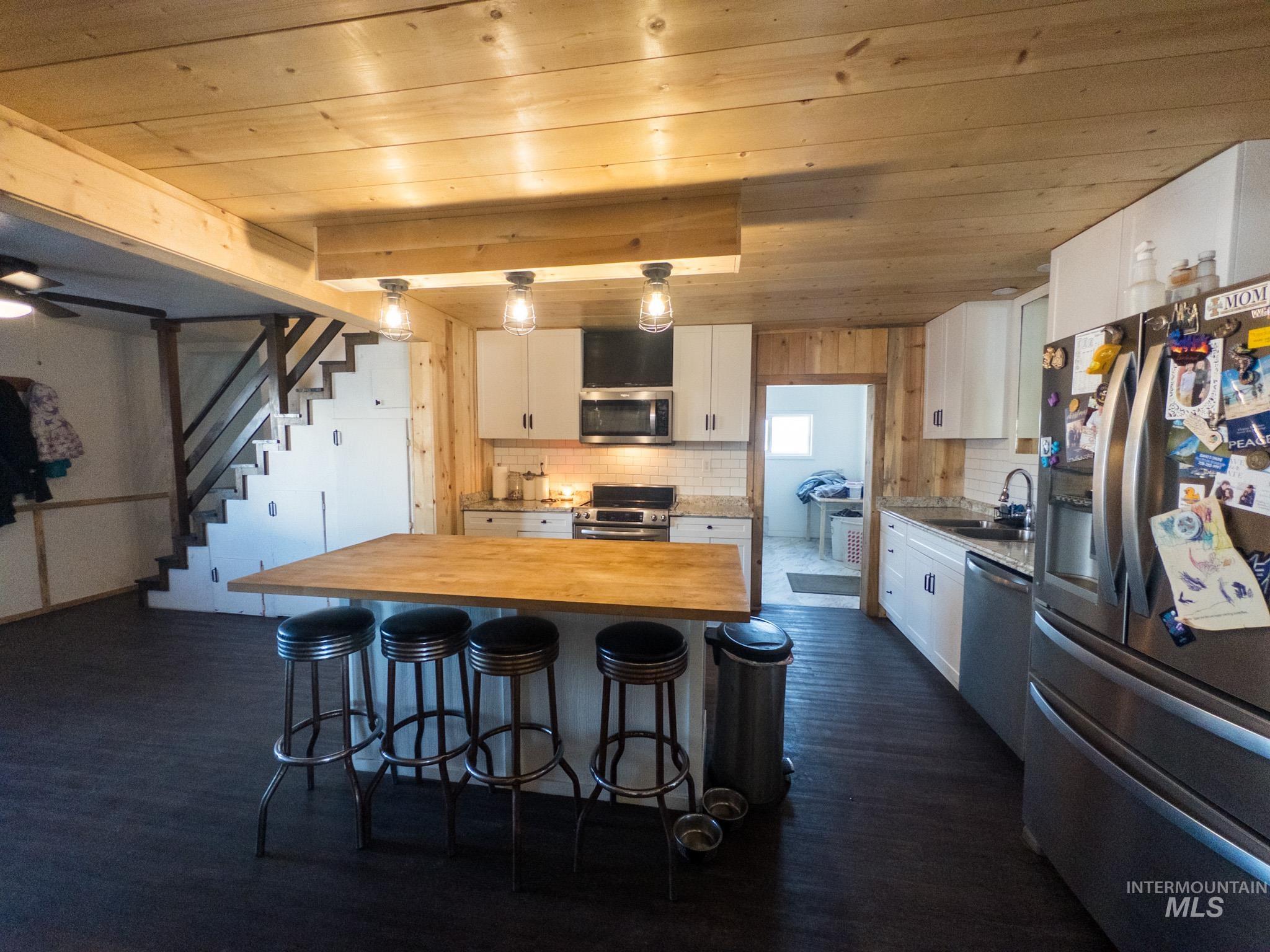 140 S Railroad St, Cambridge, Idaho 83610, 6 Bedrooms, 2 Bathrooms, Residential For Sale, Price $519,000, 98999118