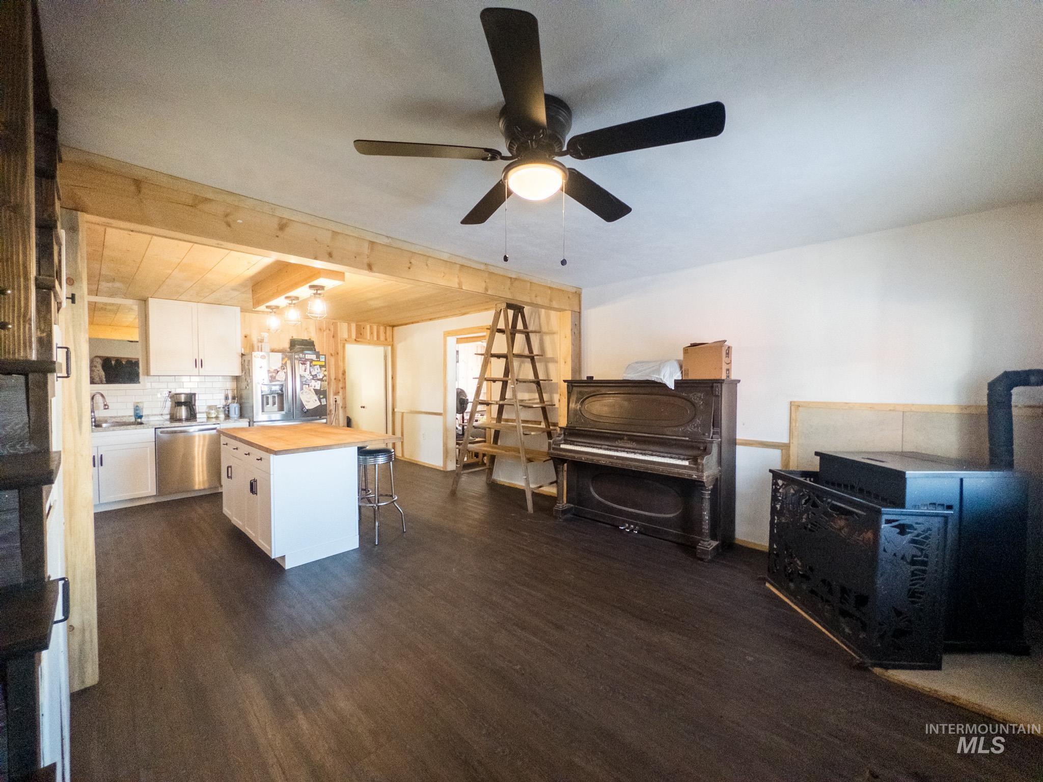 140 S Railroad St, Cambridge, Idaho 83610, 6 Bedrooms, 2 Bathrooms, Residential For Sale, Price $519,000, 98999118