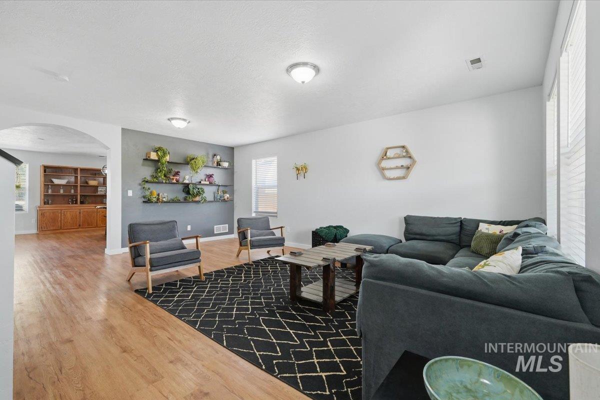 19098 Kenney Way, Caldwell, Idaho 83605, 4 Bedrooms, 2.5 Bathrooms, Residential For Sale, Price $515,000, 98999119