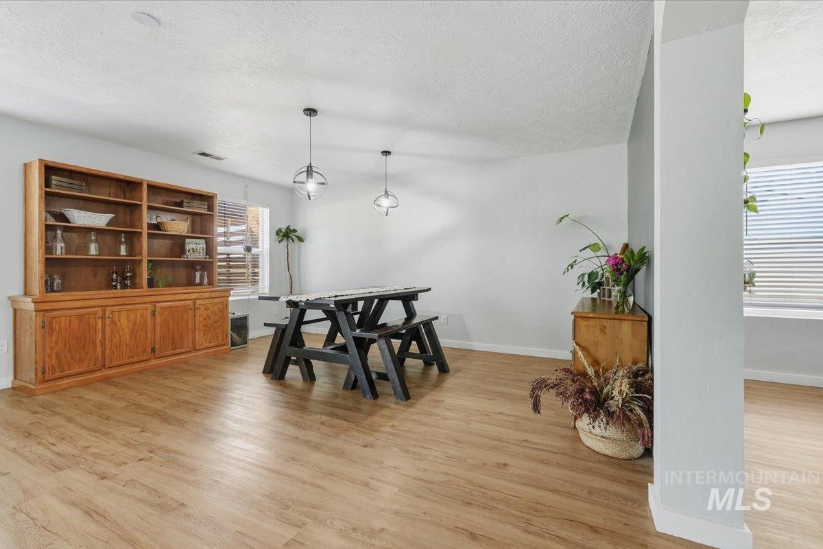 19098 Kenney Way, Caldwell, Idaho 83605, 4 Bedrooms, 2.5 Bathrooms, Residential For Sale, Price $515,000, 98999119