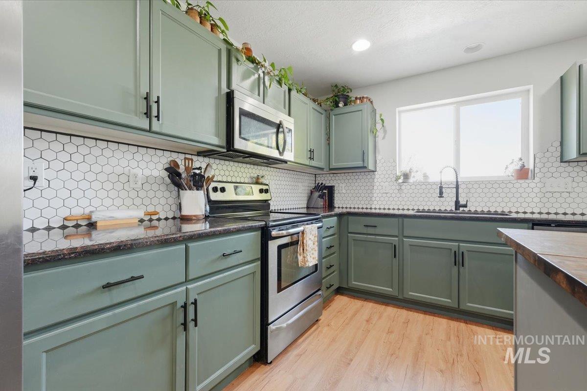 19098 Kenney Way, Caldwell, Idaho 83605, 4 Bedrooms, 2.5 Bathrooms, Residential For Sale, Price $515,000, 98999119