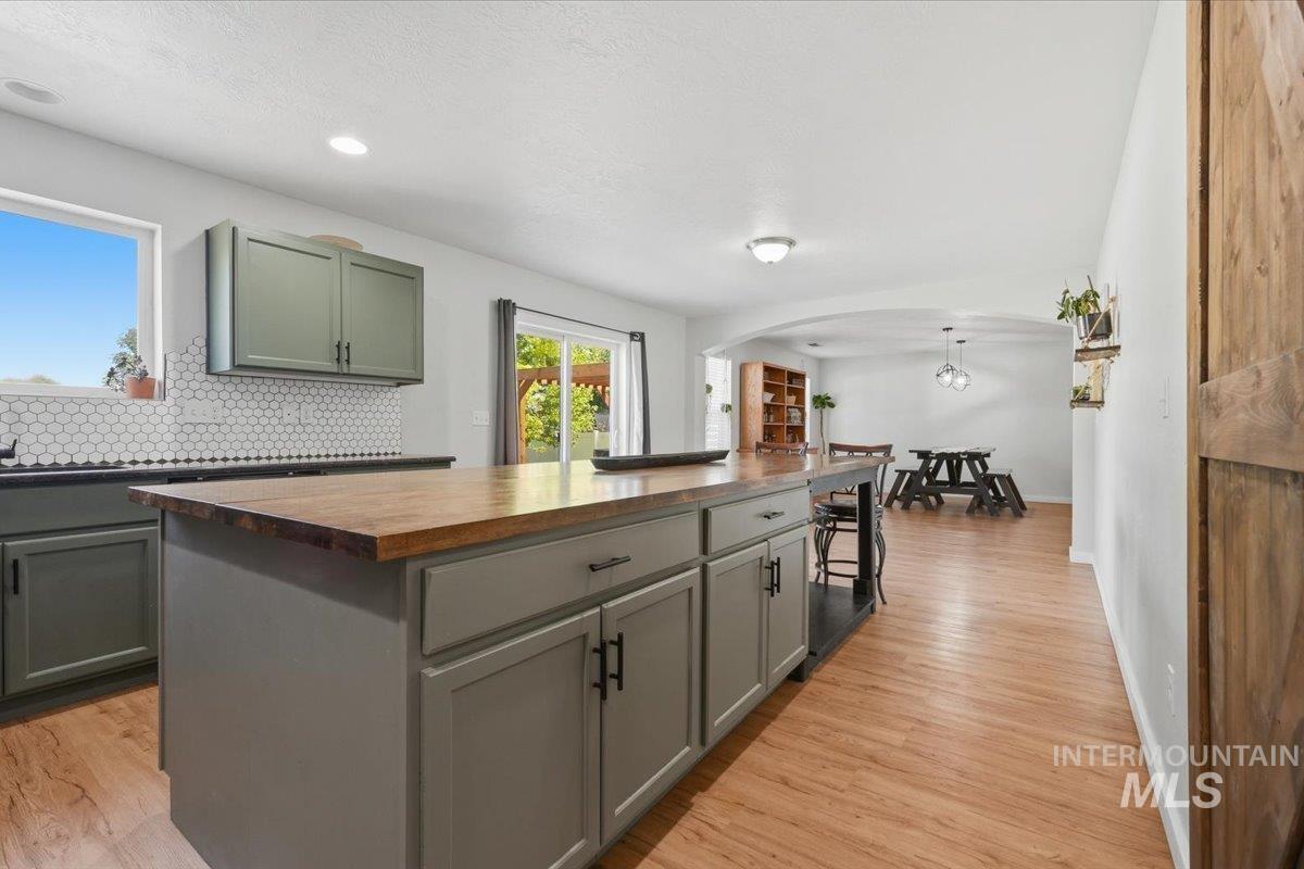19098 Kenney Way, Caldwell, Idaho 83605, 4 Bedrooms, 2.5 Bathrooms, Residential For Sale, Price $515,000, 98999119
