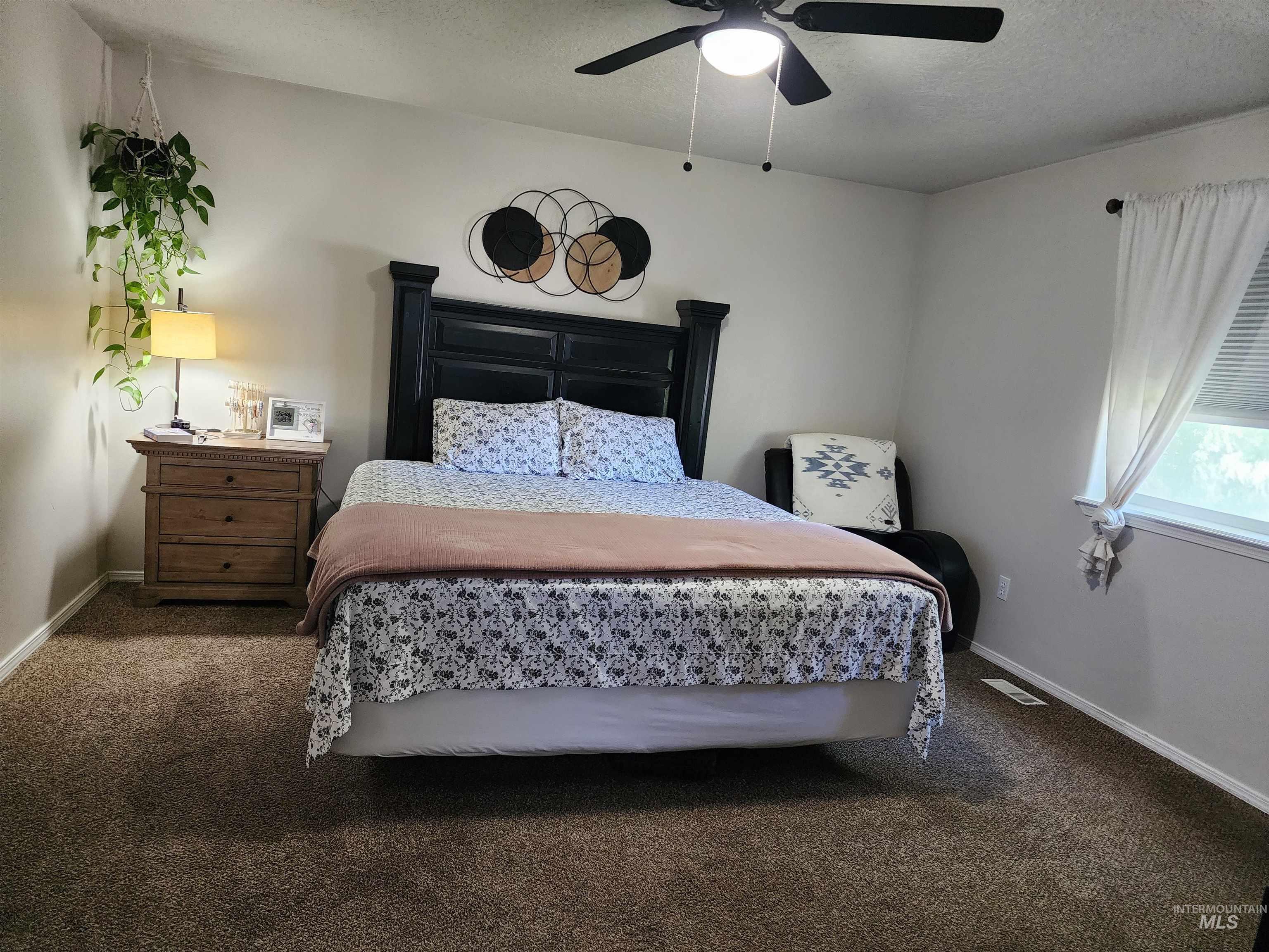 14306 Carolina St, Caldwell, Idaho 83607, 4 Bedrooms, 2.5 Bathrooms, Residential For Sale, Price $389,000,MLS 98999122