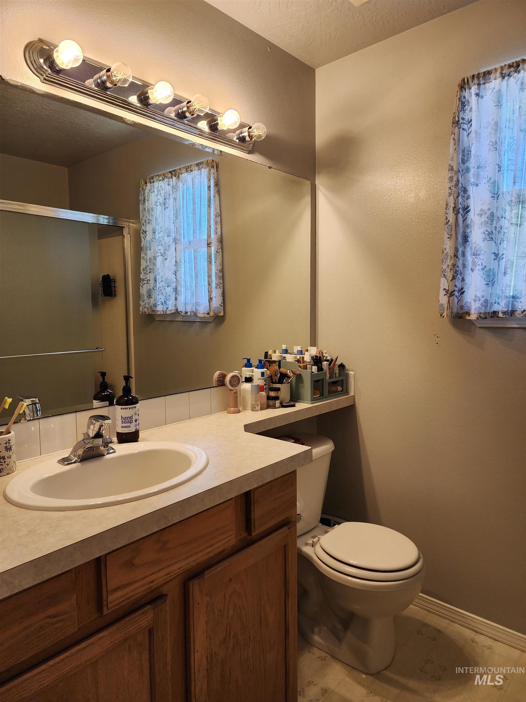 14306 Carolina St, Caldwell, Idaho 83607, 4 Bedrooms, 2.5 Bathrooms, Residential For Sale, Price $389,000,MLS 98999122