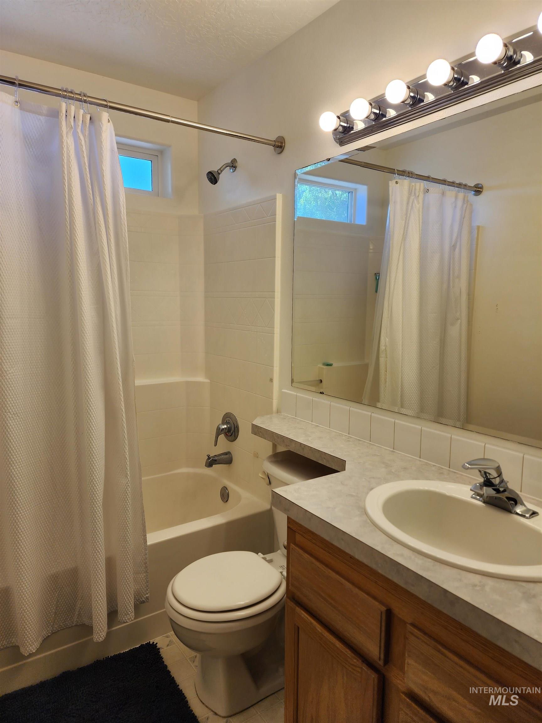 14306 Carolina St, Caldwell, Idaho 83607, 4 Bedrooms, 2.5 Bathrooms, Residential For Sale, Price $389,000,MLS 98999122