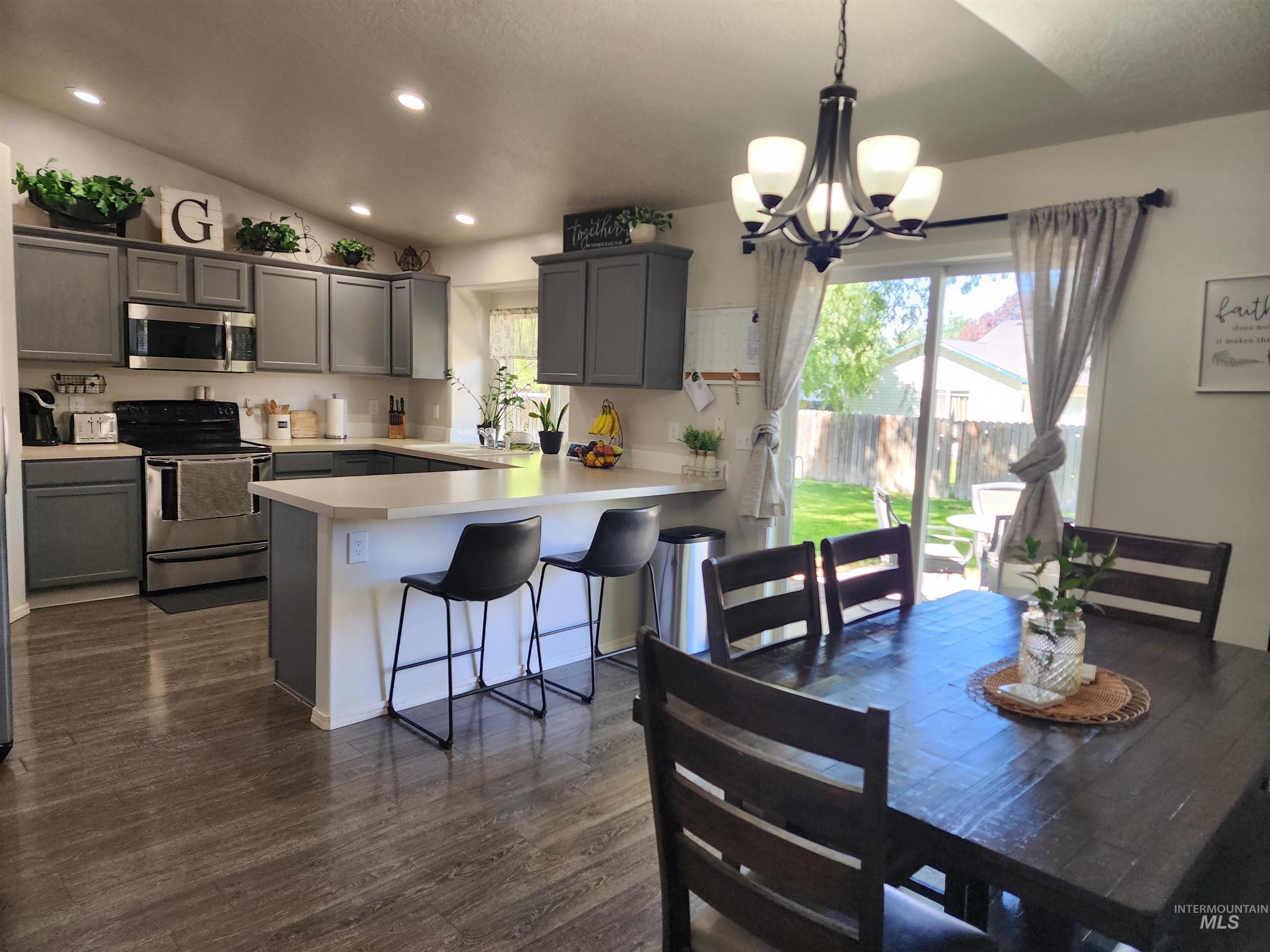 14306 Carolina St, Caldwell, Idaho 83607, 4 Bedrooms, 2.5 Bathrooms, Residential For Sale, Price $389,000,MLS 98999122