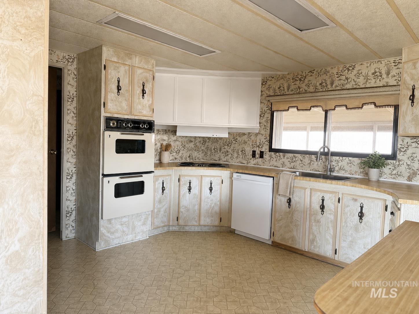3065 Center Ave, Payette, Idaho 83661, 3 Bedrooms, 2 Bathrooms, Residential For Sale, Price $249,900,MLS 98999123