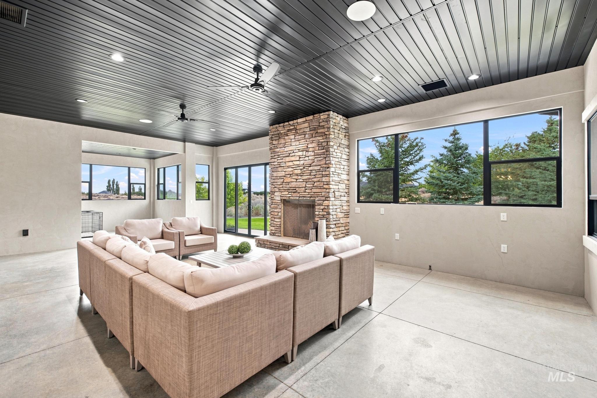 4082 Sage Springs Cir, Kimberly, Idaho 83341, 6 Bedrooms, 5.5 Bathrooms, Residential For Sale, Price $1,625,000, 98999127