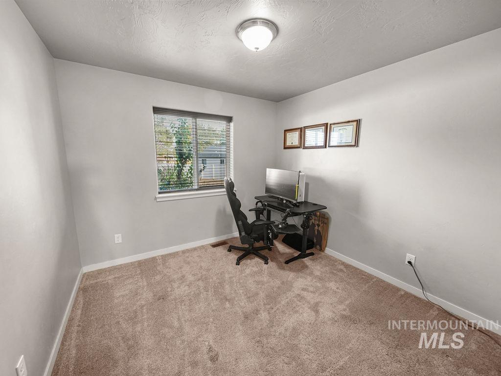 1486 Summer Springs, Buhl, Idaho 83316, 3 Bedrooms, 2 Bathrooms, Residential For Sale, Price $348,000, 98999137