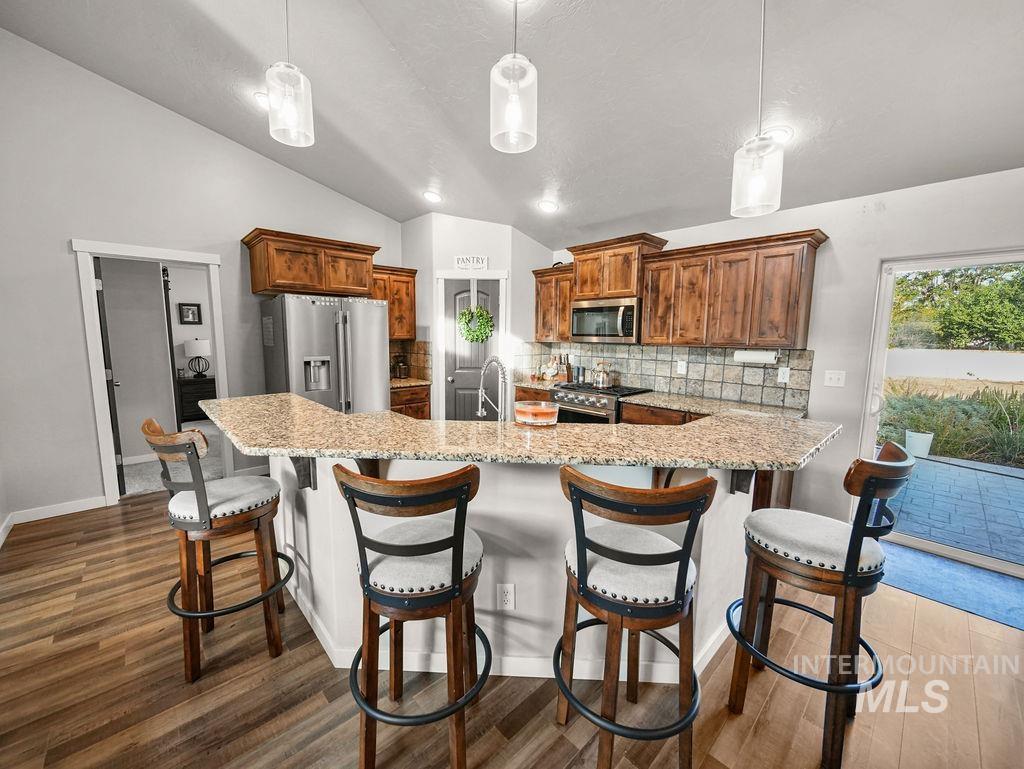 1486 Summer Springs, Buhl, Idaho 83316, 3 Bedrooms, 2 Bathrooms, Residential For Sale, Price $348,000, 98999137