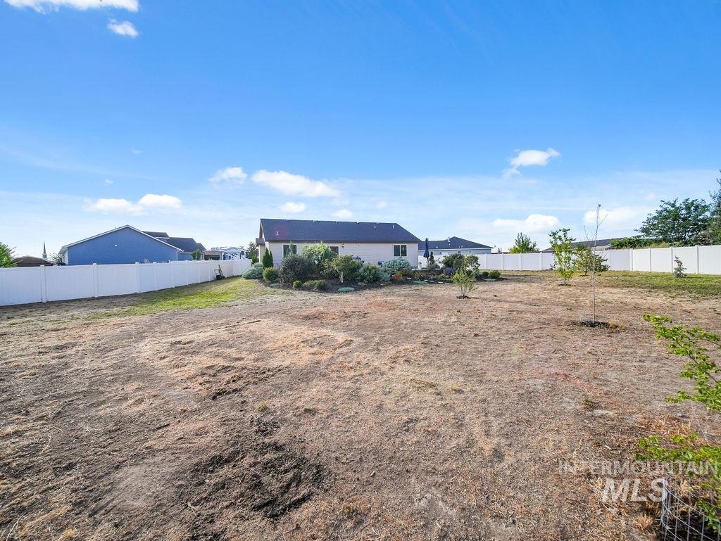 1486 Summer Springs, Buhl, Idaho 83316, 3 Bedrooms, 2 Bathrooms, Residential For Sale, Price $348,000, 98999137