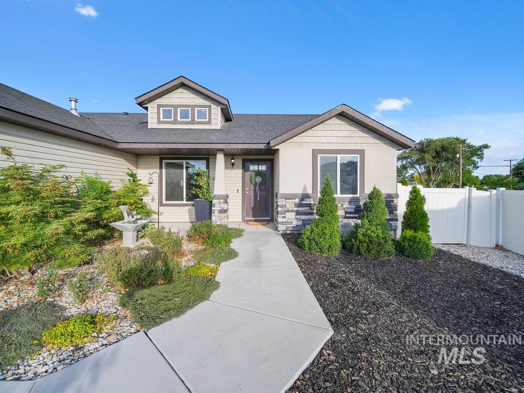 1486 Summer Springs, Buhl, Idaho 83316, 3 Bedrooms, 2 Bathrooms, Residential For Sale, Price $348,000, 98999137