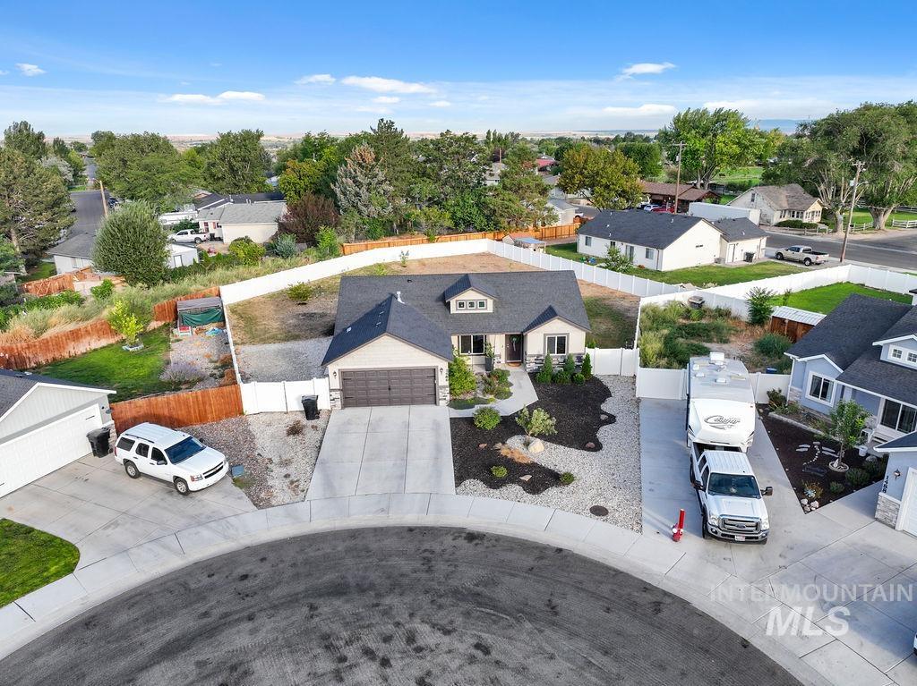 1486 Summer Springs, Buhl, Idaho 83316, 3 Bedrooms, 2 Bathrooms, Residential For Sale, Price $348,000, 98999137