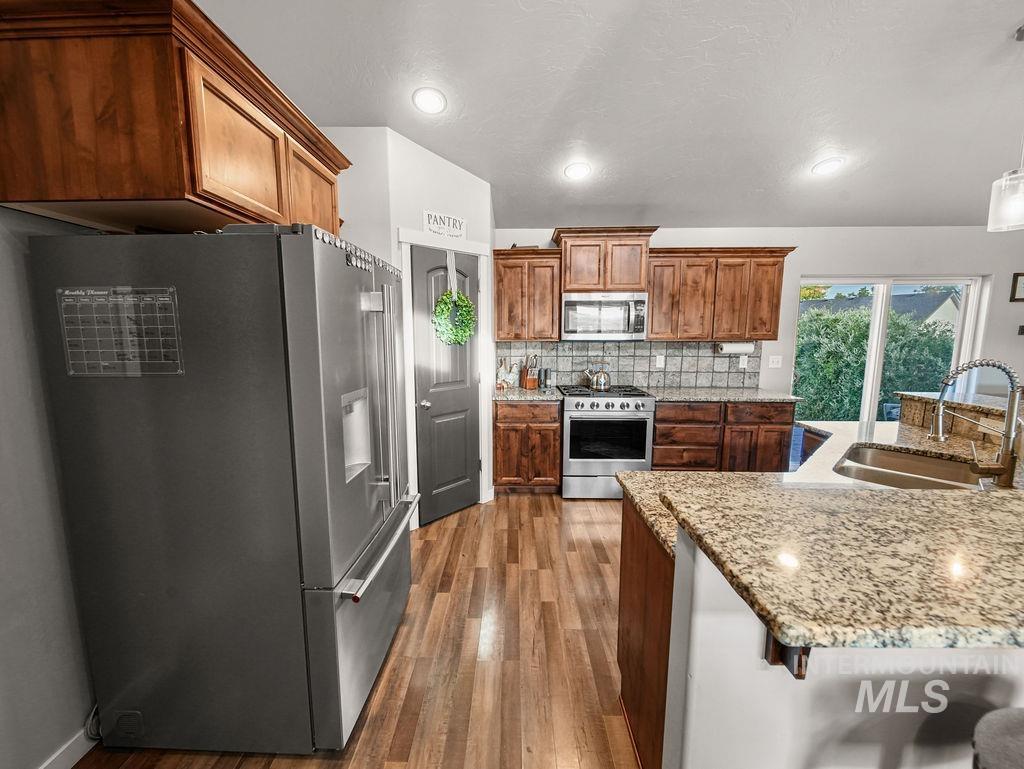 1486 Summer Springs, Buhl, Idaho 83316, 3 Bedrooms, 2 Bathrooms, Residential For Sale, Price $348,000, 98999137