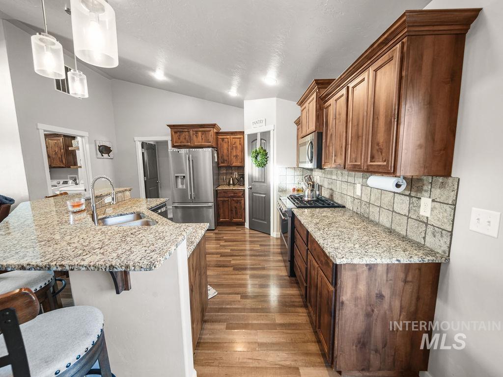 1486 Summer Springs, Buhl, Idaho 83316, 3 Bedrooms, 2 Bathrooms, Residential For Sale, Price $348,000, 98999137