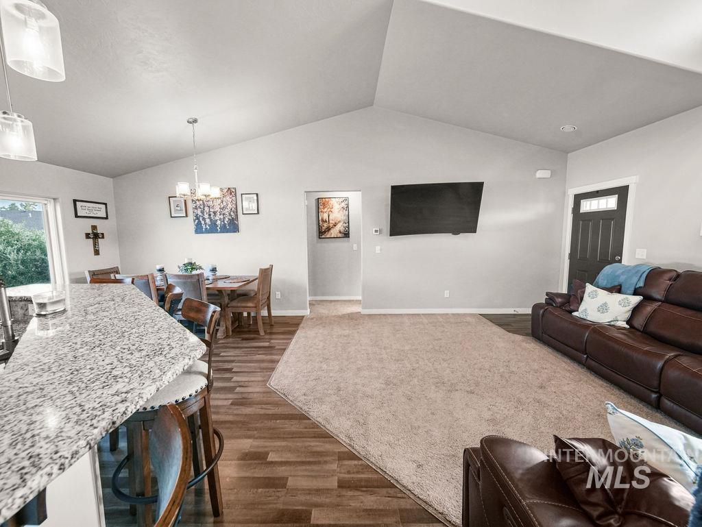 1486 Summer Springs, Buhl, Idaho 83316, 3 Bedrooms, 2 Bathrooms, Residential For Sale, Price $348,000, 98999137
