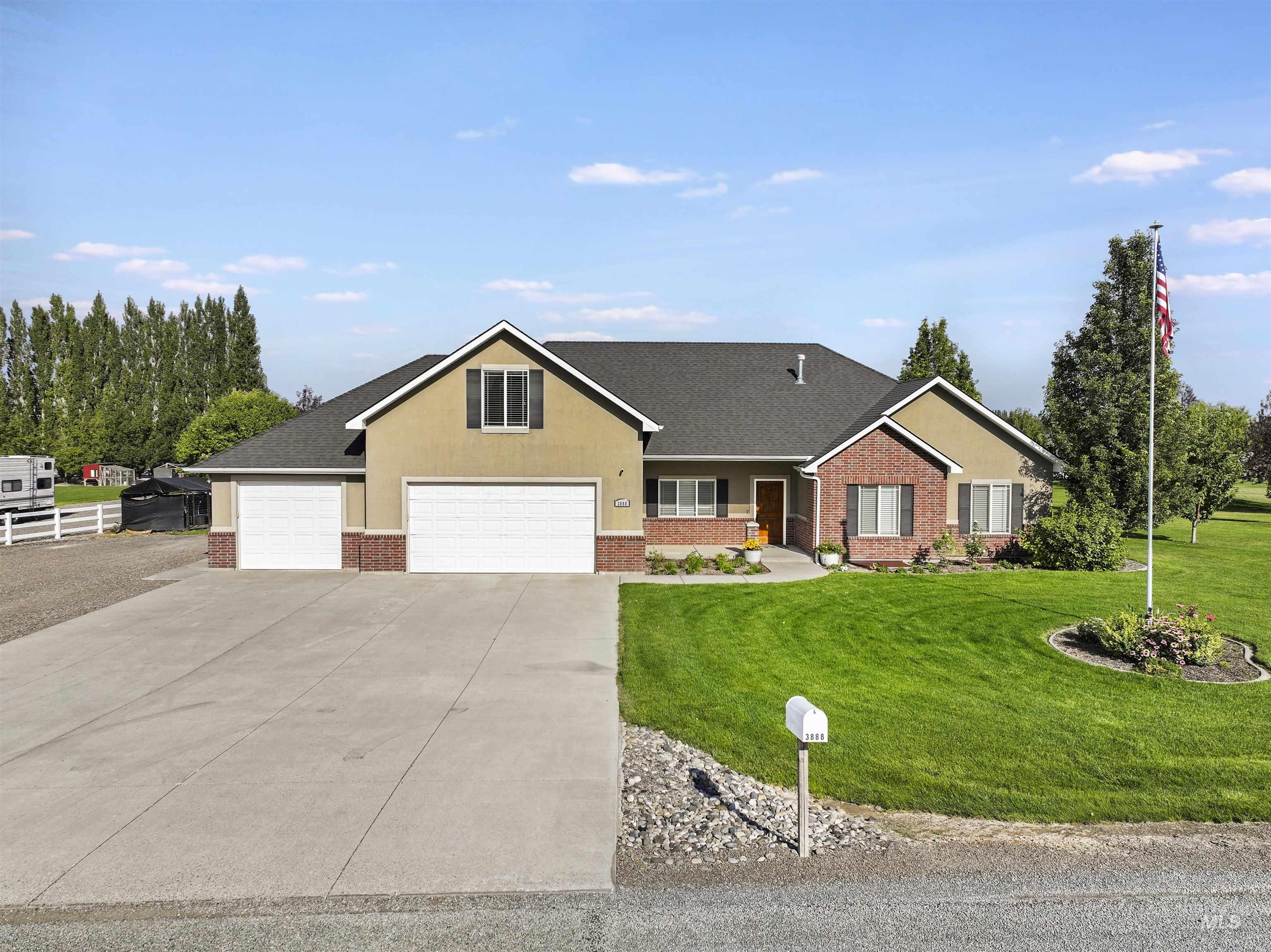 3888 N 3614 E, Kimberly, Idaho 83341, 7 Bedrooms, 3.5 Bathrooms, Residential For Sale, Price $875,000,MLS 98999147