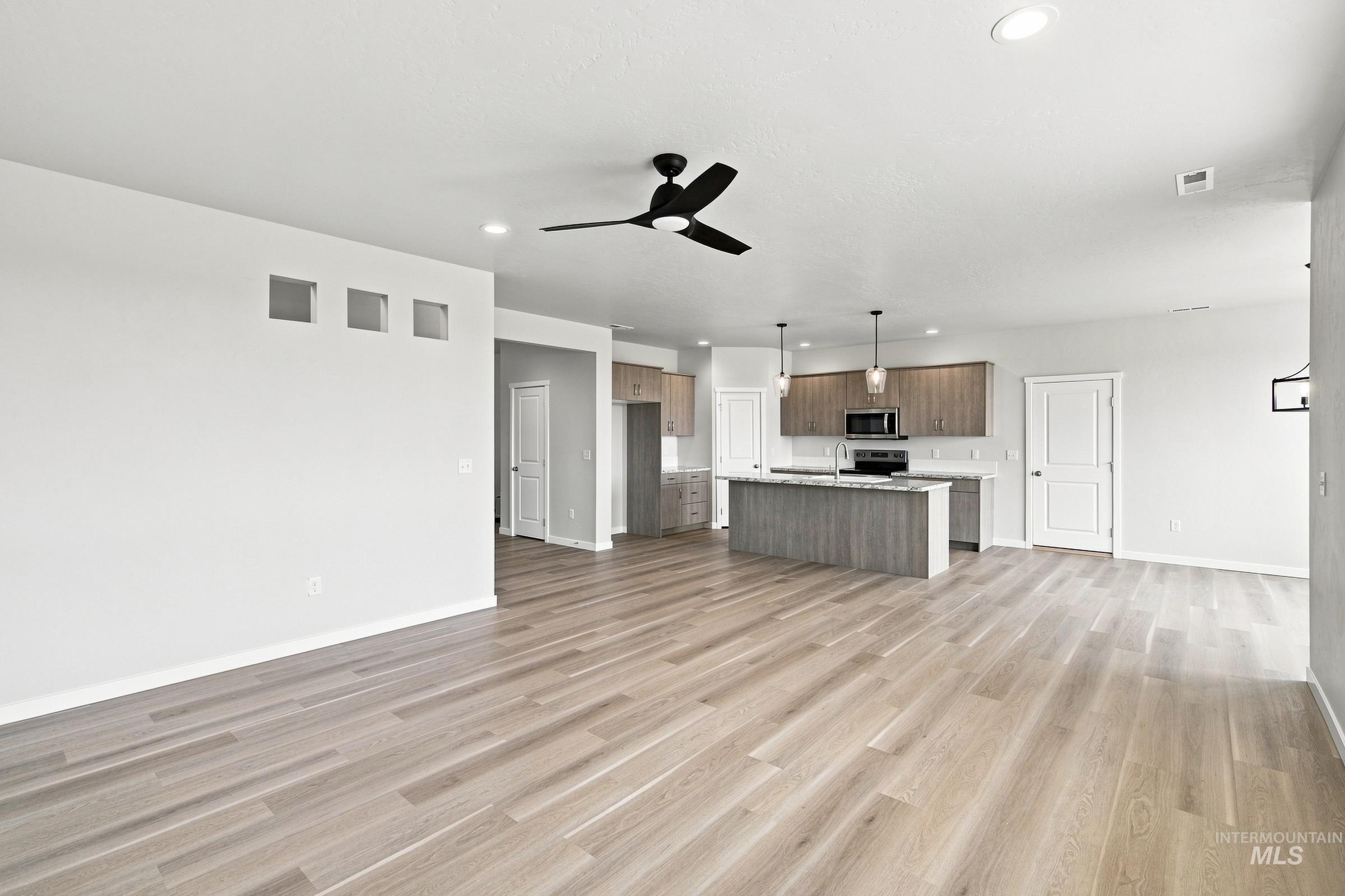 460 Aplomado Ct, Middleton, Idaho 83644, 4 Bedrooms, 2.5 Bathrooms, Residential For Sale, Price $534,990,MLS 98999164