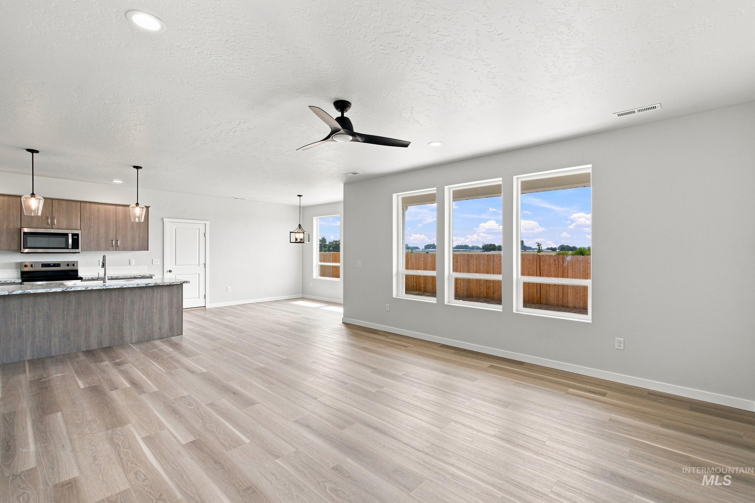 460 Aplomado Ct, Middleton, Idaho 83644, 4 Bedrooms, 2.5 Bathrooms, Residential For Sale, Price $534,990,MLS 98999164