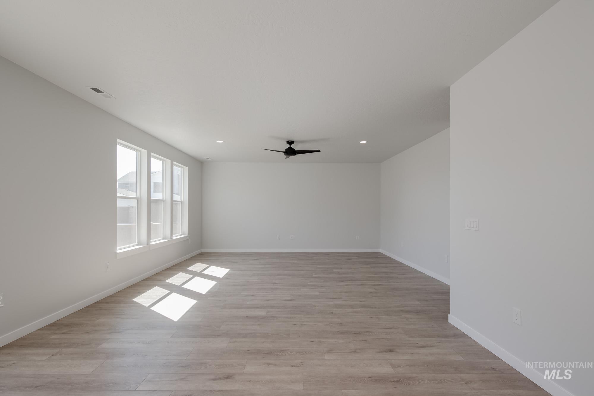 6867 S Lumberton Way, Meridian, Idaho 83642, 4 Bedrooms, 2 Bathrooms, Residential For Sale, Price $459,990,MLS 98999170