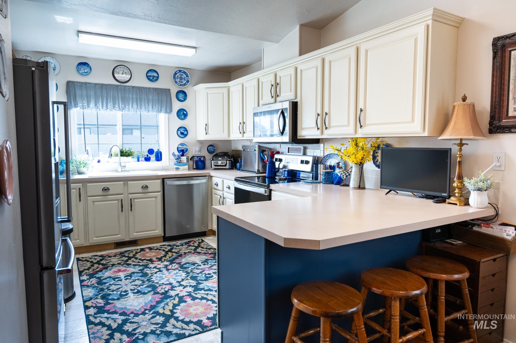 1861 Arcata Way, Ontario, Oregon 97914, 2 Bedrooms, 2 Bathrooms, Residential For Sale, Price $279,000, 98999172
