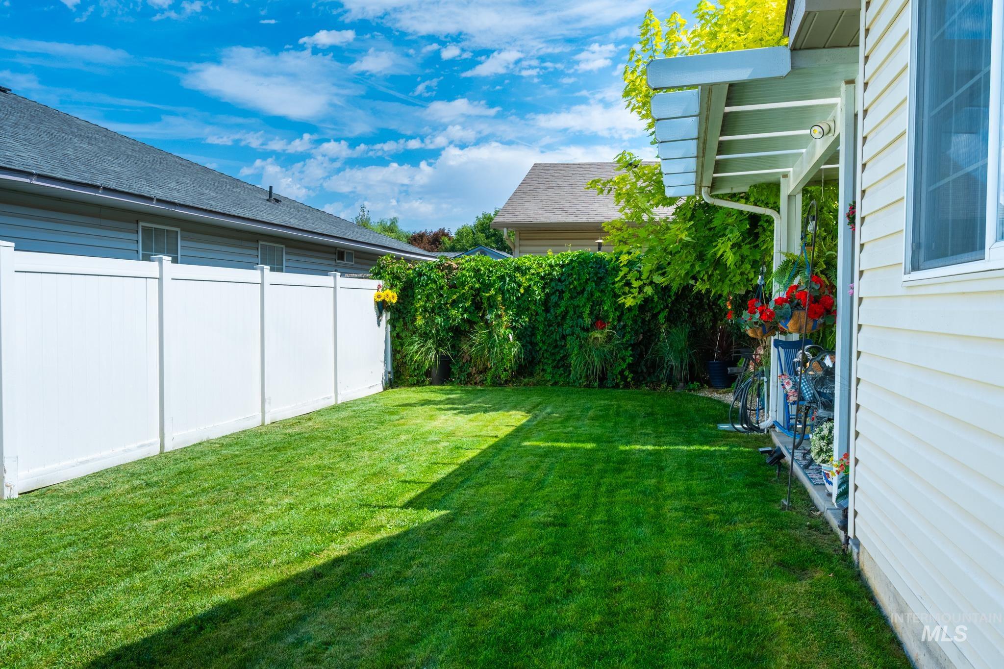 1861 Arcata Way, Ontario, Oregon 97914, 2 Bedrooms, 2 Bathrooms, Residential For Sale, Price $279,000, 98999172