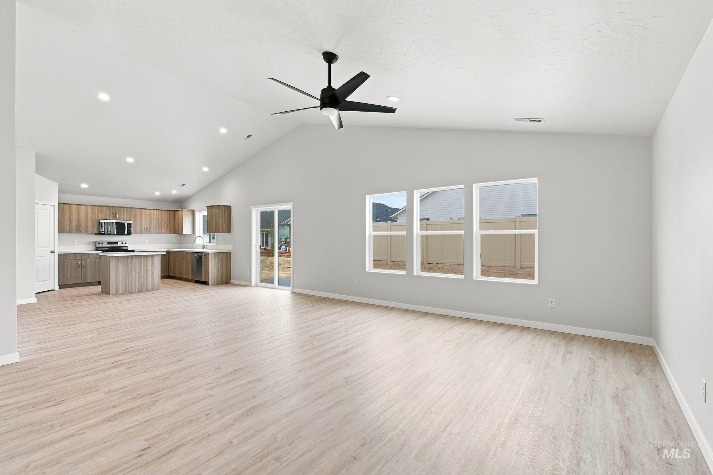 252 N Tideberry Ave, Kuna, Idaho 83634, 4 Bedrooms, 2 Bathrooms, Residential For Sale, Price $454,990,MLS 98999174