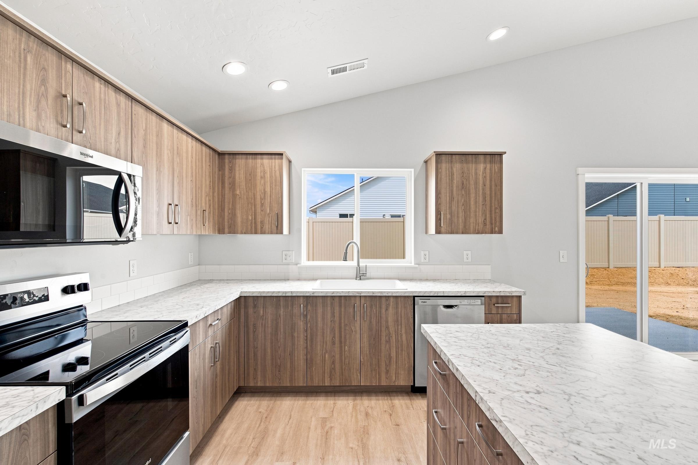 252 N Tideberry Ave, Kuna, Idaho 83634, 4 Bedrooms, 2 Bathrooms, Residential For Sale, Price $454,990,MLS 98999174