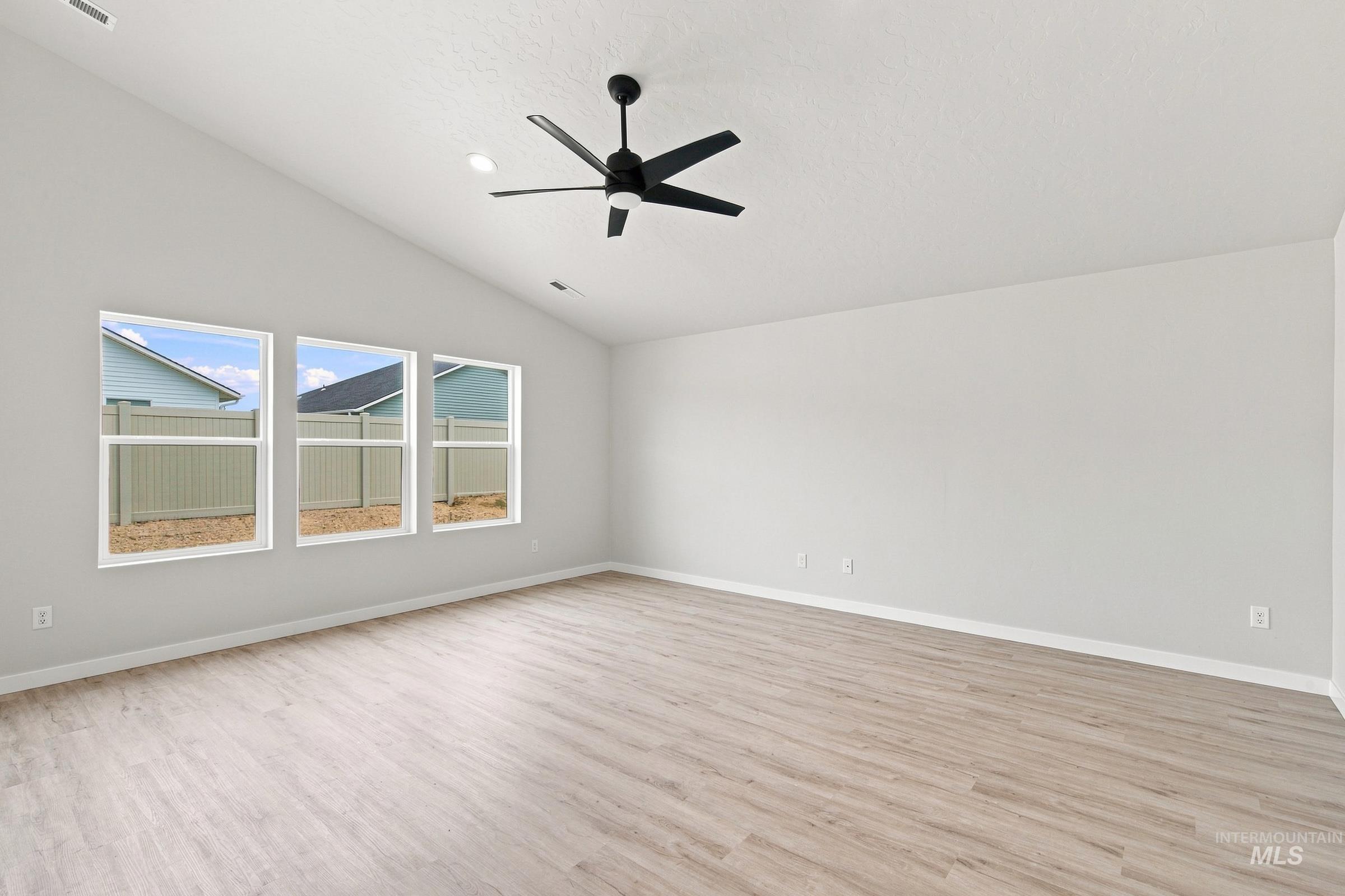 252 N Tideberry Ave, Kuna, Idaho 83634, 4 Bedrooms, 2 Bathrooms, Residential For Sale, Price $454,990,MLS 98999174