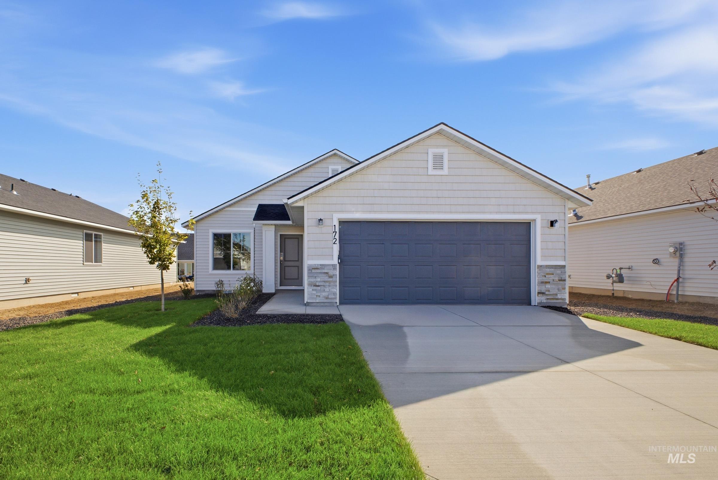 172 N Tideberry Ave, Kuna, Idaho 83634, 3 Bedrooms, 2 Bathrooms, Residential For Sale, Price $409,990,MLS 98999176
