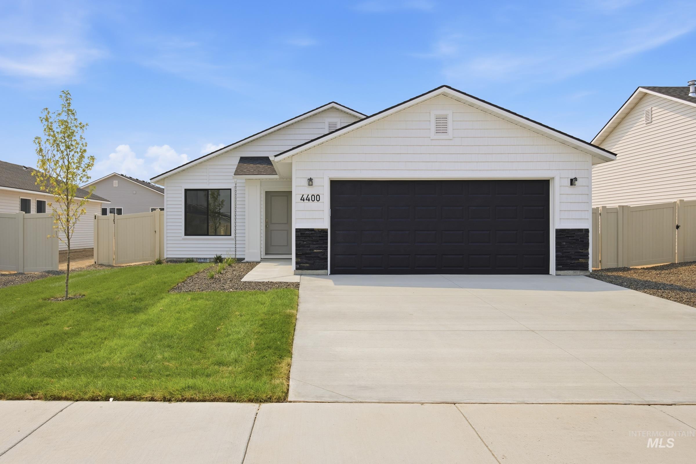172 N Tideberry Ave, Kuna, Idaho 83634, 3 Bedrooms, 2 Bathrooms, Residential For Sale, Price $409,990, 98999176