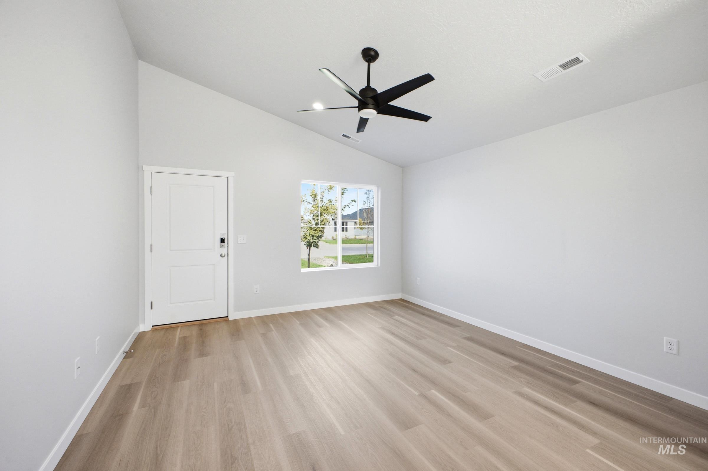 172 N Tideberry Ave, Kuna, Idaho 83634, 3 Bedrooms, 2 Bathrooms, Residential For Sale, Price $409,990,MLS 98999176