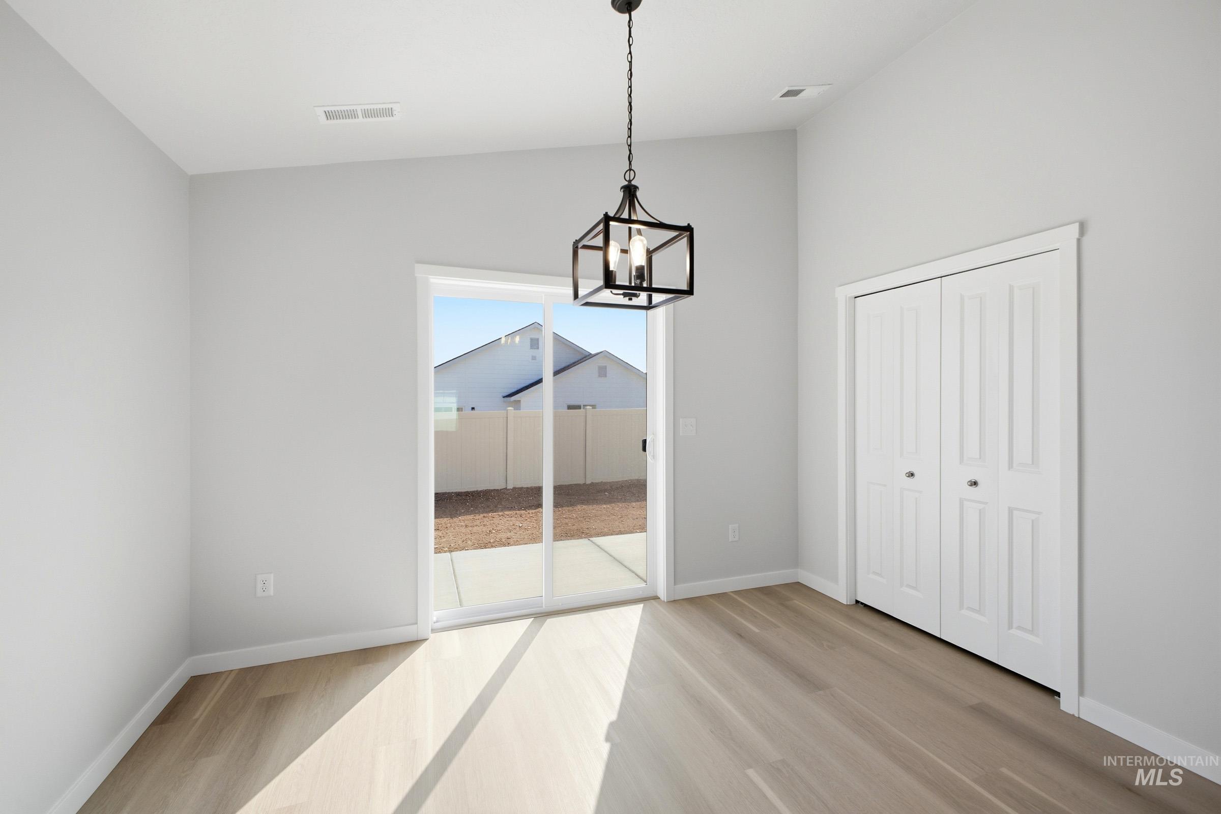 172 N Tideberry Ave, Kuna, Idaho 83634, 3 Bedrooms, 2 Bathrooms, Residential For Sale, Price $409,990,MLS 98999176
