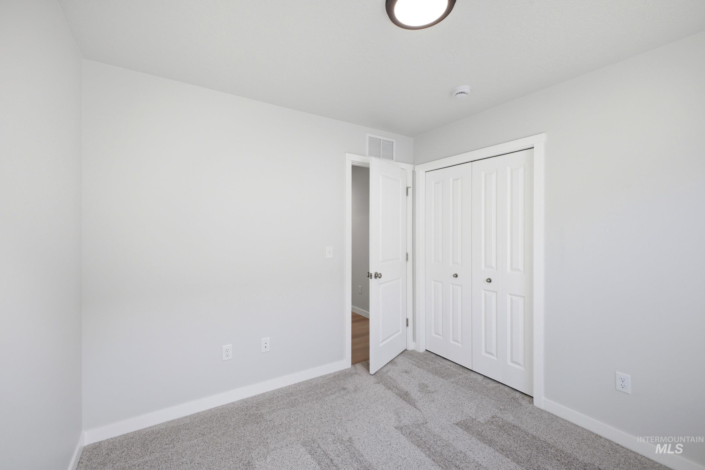 172 N Tideberry Ave, Kuna, Idaho 83634, 3 Bedrooms, 2 Bathrooms, Residential For Sale, Price $409,990,MLS 98999176