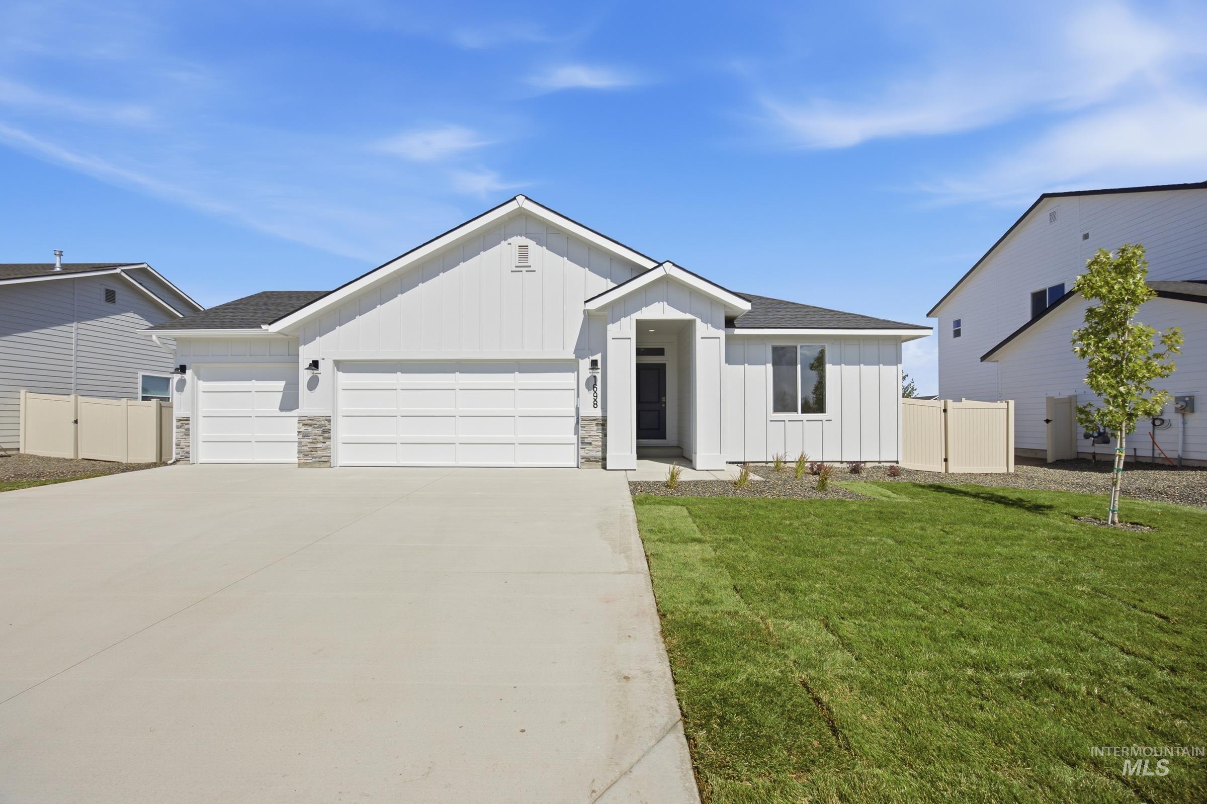 1698 Dyer St, Middleton, Idaho 83644, 4 Bedrooms, 2 Bathrooms, Residential For Sale, Price $456,990,MLS 98999178