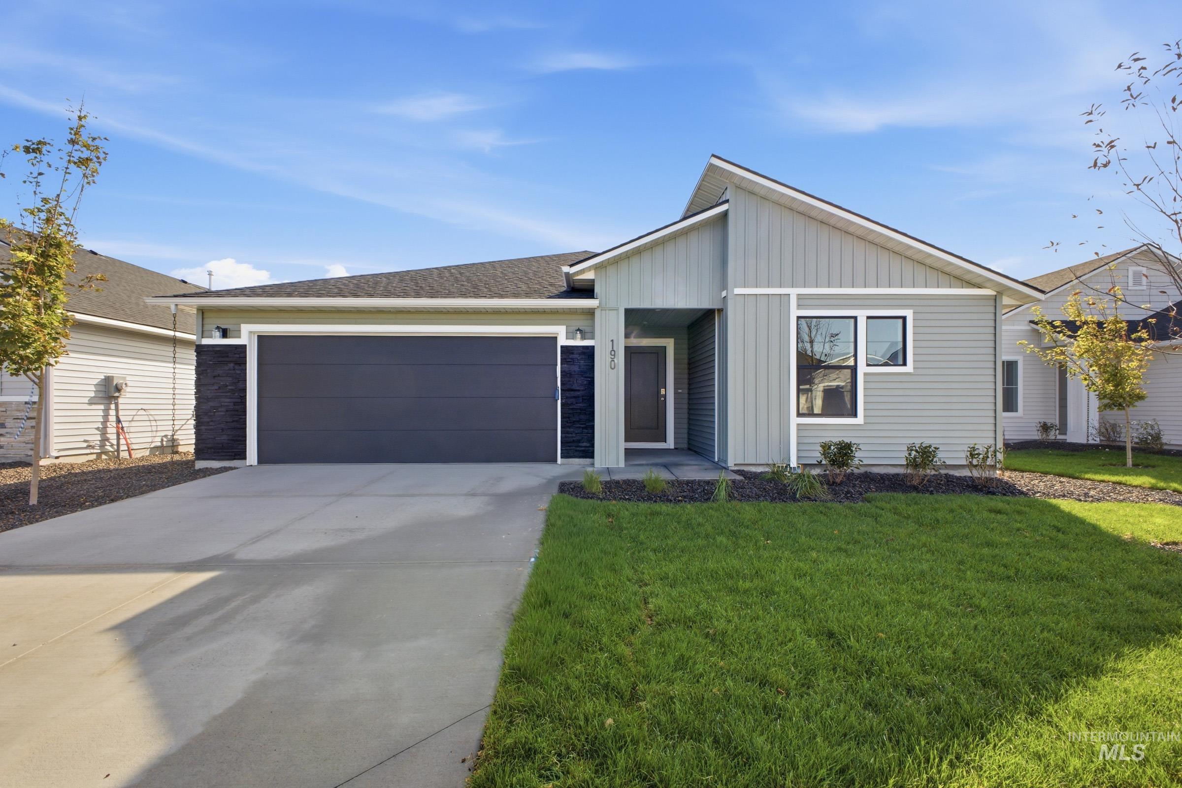 190 N Tideberry Ave, Kuna, Idaho 83634, 3 Bedrooms, 2 Bathrooms, Residential For Sale, Price $424,990,MLS 98999179