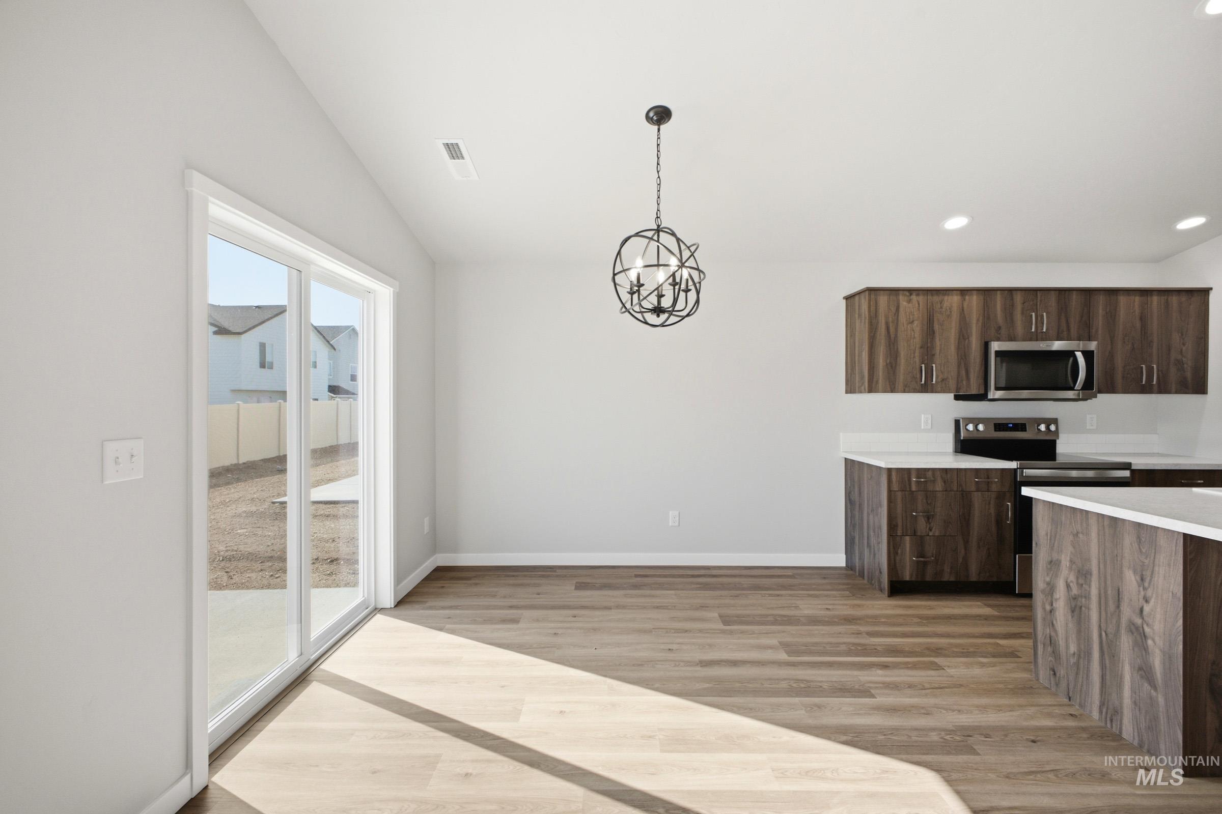190 N Tideberry Ave, Kuna, Idaho 83634, 3 Bedrooms, 2 Bathrooms, Residential For Sale, Price $424,990,MLS 98999179