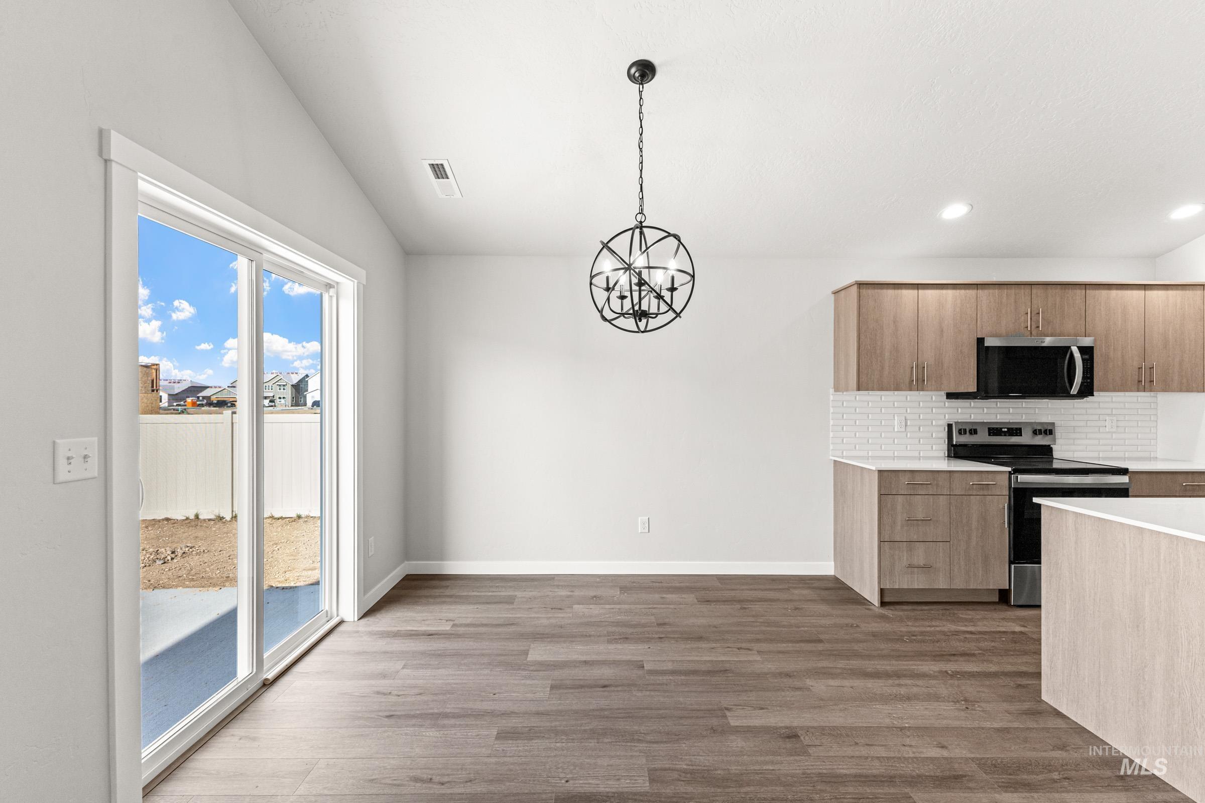 190 N Tideberry Ave, Kuna, Idaho 83634, 3 Bedrooms, 2 Bathrooms, Residential For Sale, Price $424,990, 98999179