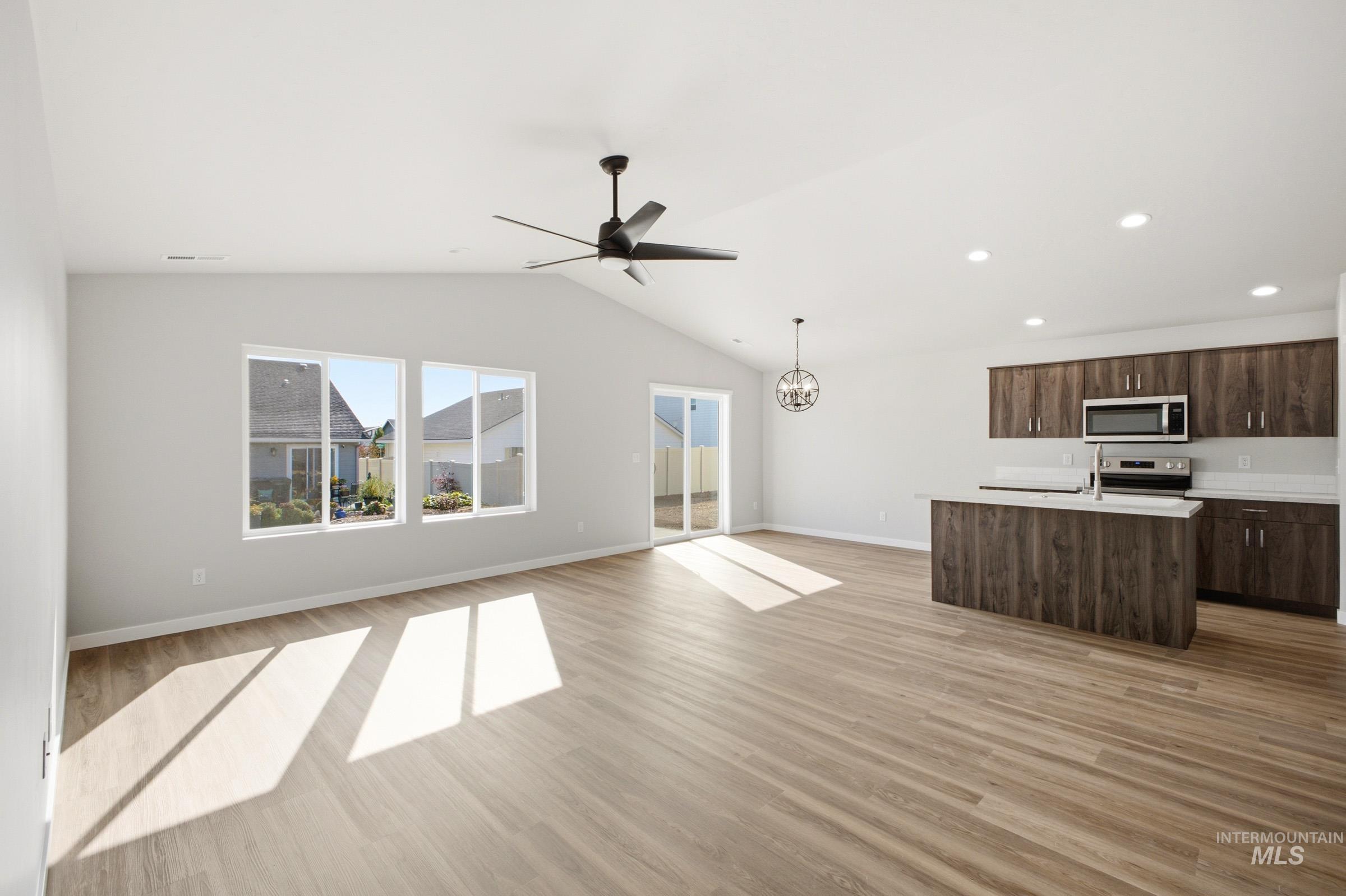 190 N Tideberry Ave, Kuna, Idaho 83634, 3 Bedrooms, 2 Bathrooms, Residential For Sale, Price $424,990,MLS 98999179