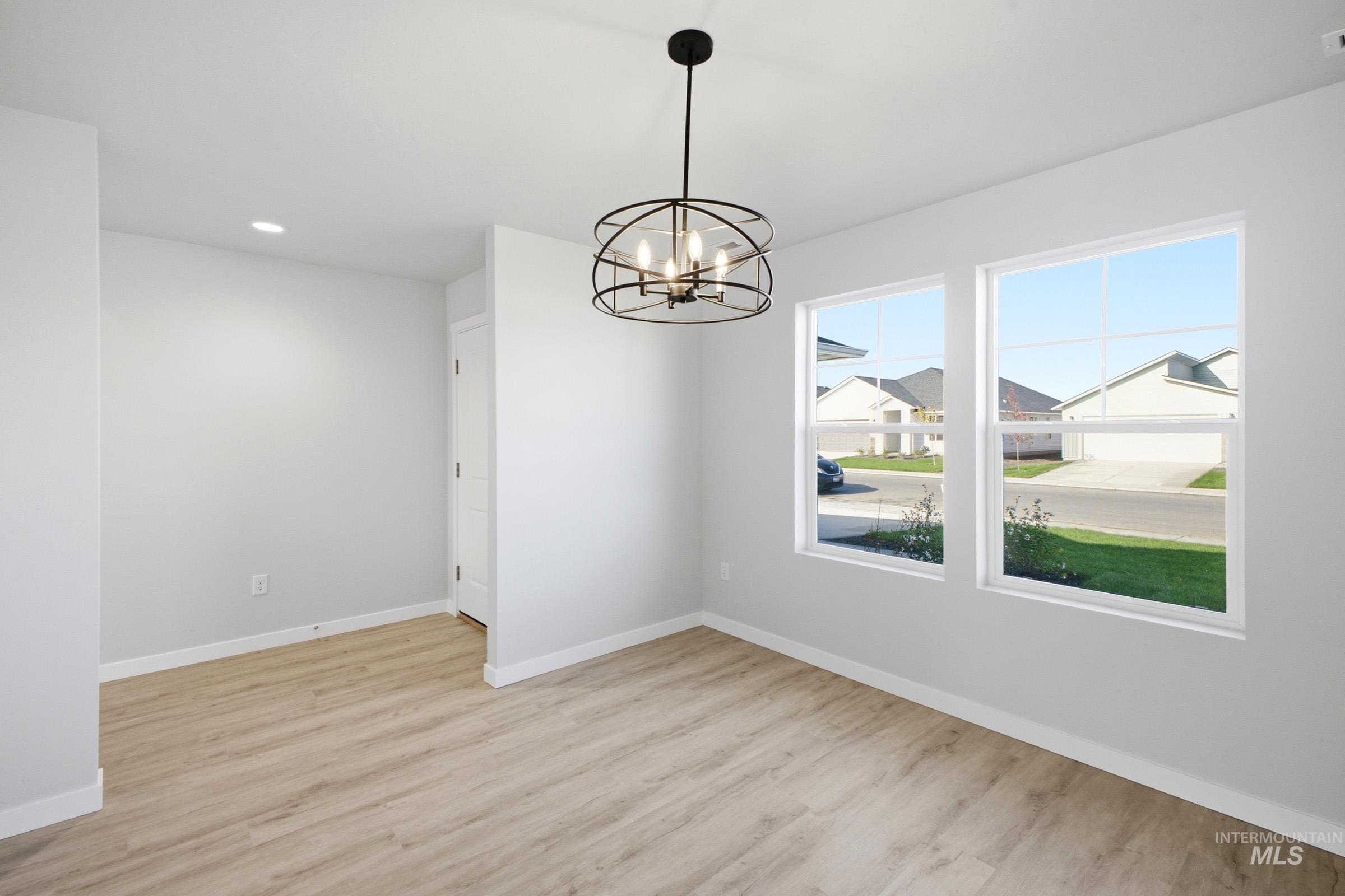 198 N Tideberry Ave, Kuna, Idaho 83634, 3 Bedrooms, 2 Bathrooms, Residential For Sale, Price $419,990,MLS 98999182