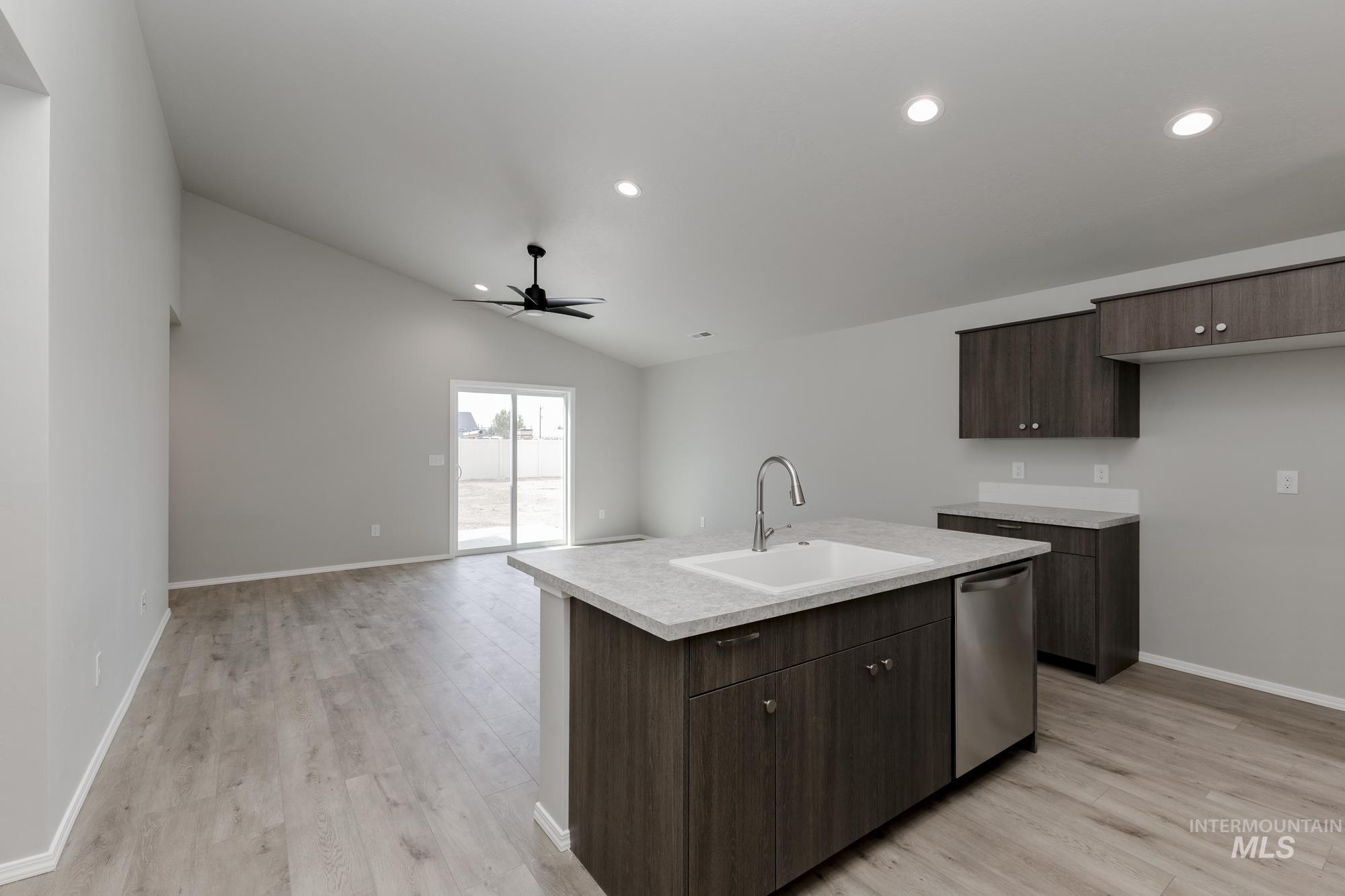 198 N Tideberry Ave, Kuna, Idaho 83634, 3 Bedrooms, 2 Bathrooms, Residential For Sale, Price $419,990, 98999182